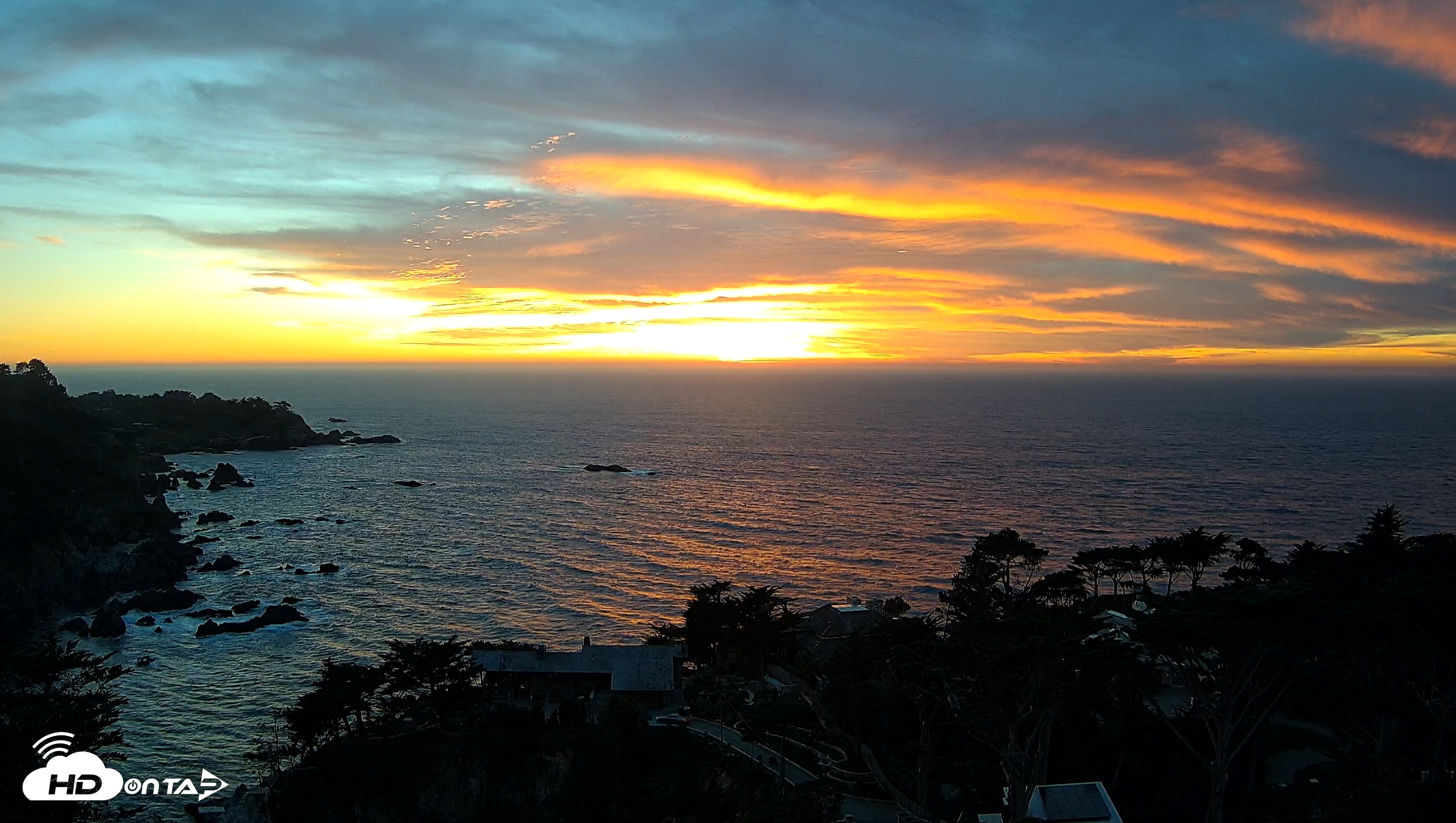 Snapshot of Carmel-By-The-Sea Live Webcam taken Dec 15, 2025, 5:02pm PST