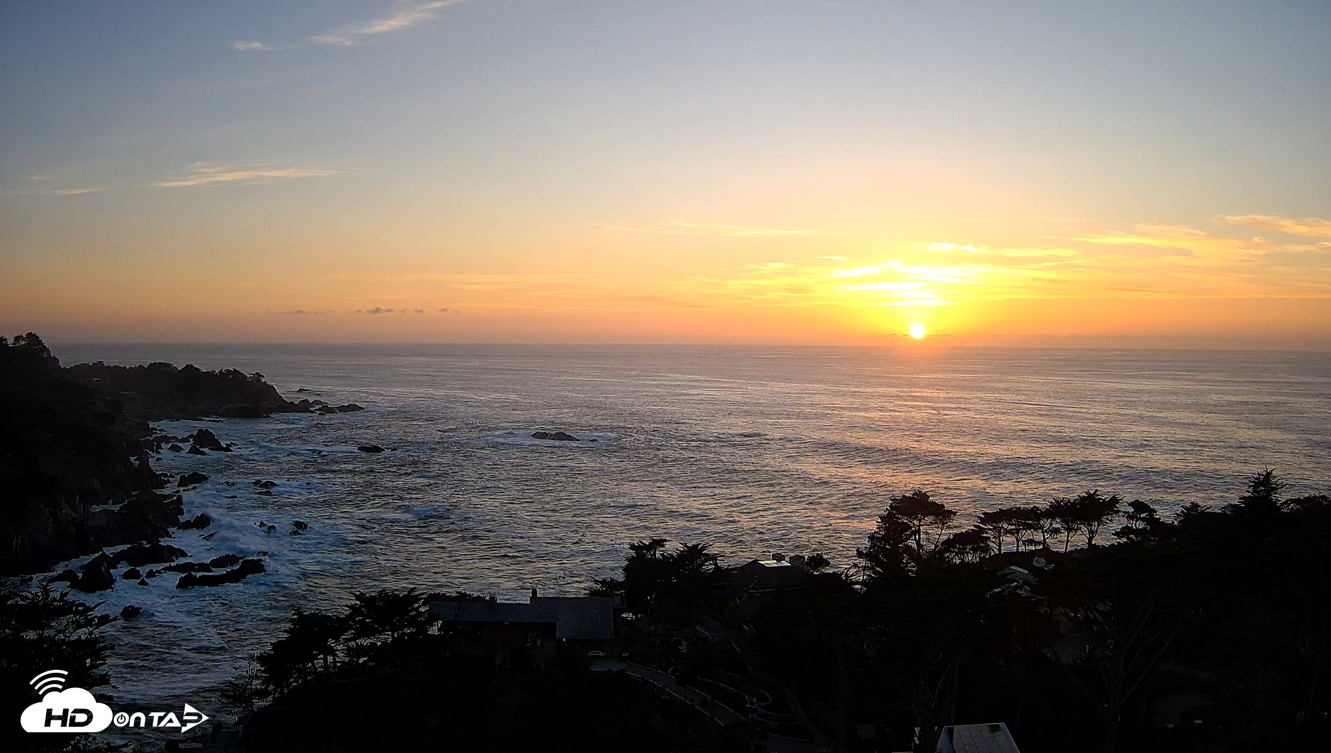 Snapshot of Carmel-By-The-Sea Live Webcam taken Oct 22, 2025, 6:18pm PDT
