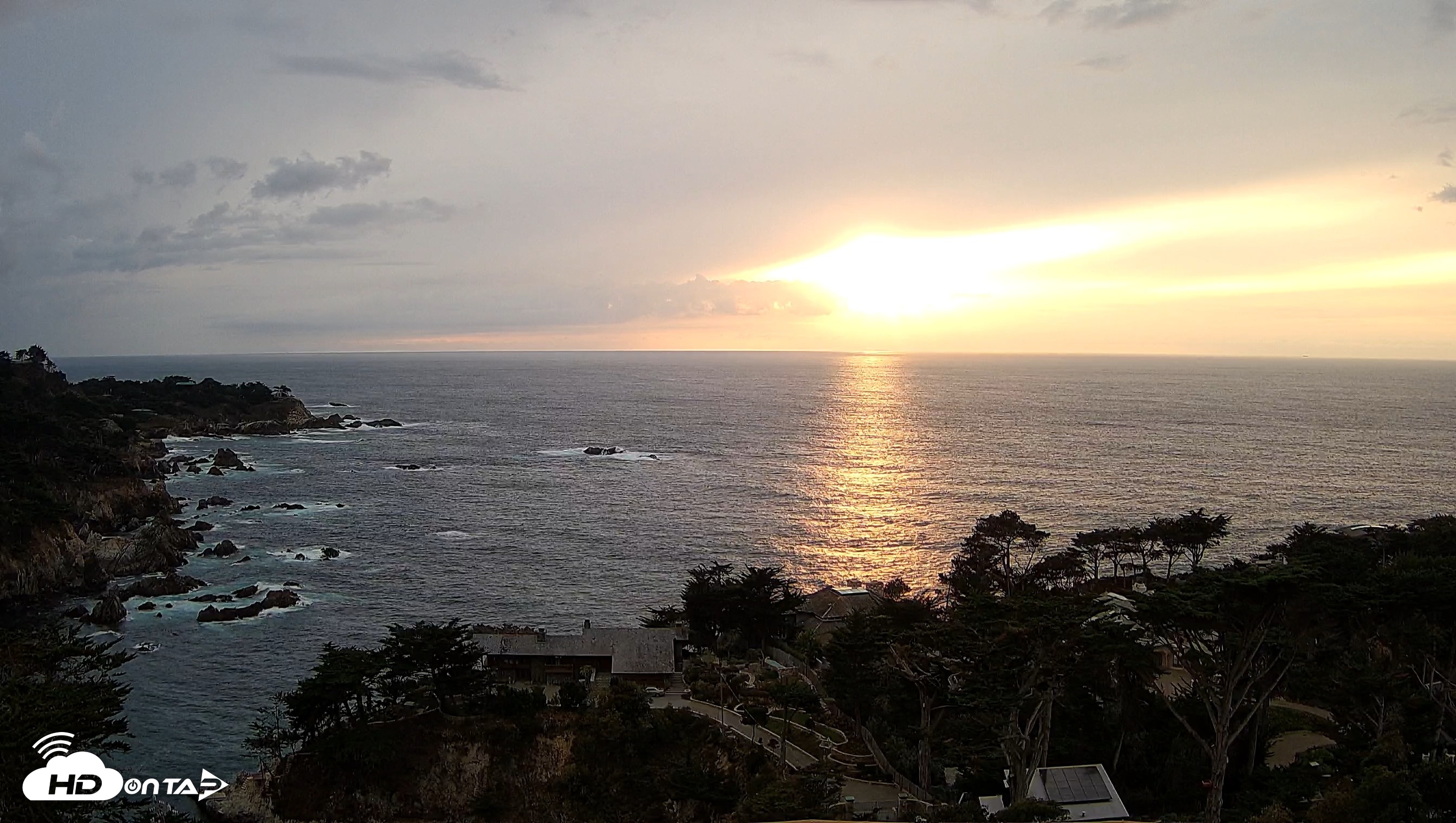 Snapshot of Carmel-By-The-Sea Live Webcam taken Oct 29, 2026, 5:45pm PDT
