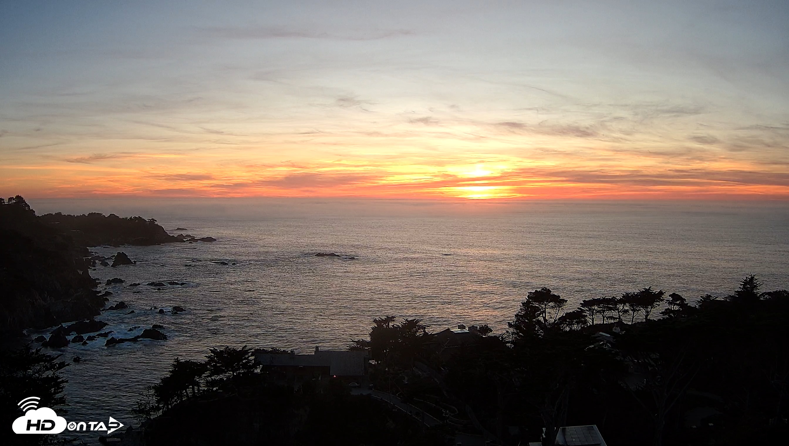 Snapshot of Carmel-By-The-Sea Live Webcam taken Nov 9, 2025, 5:09pm PST