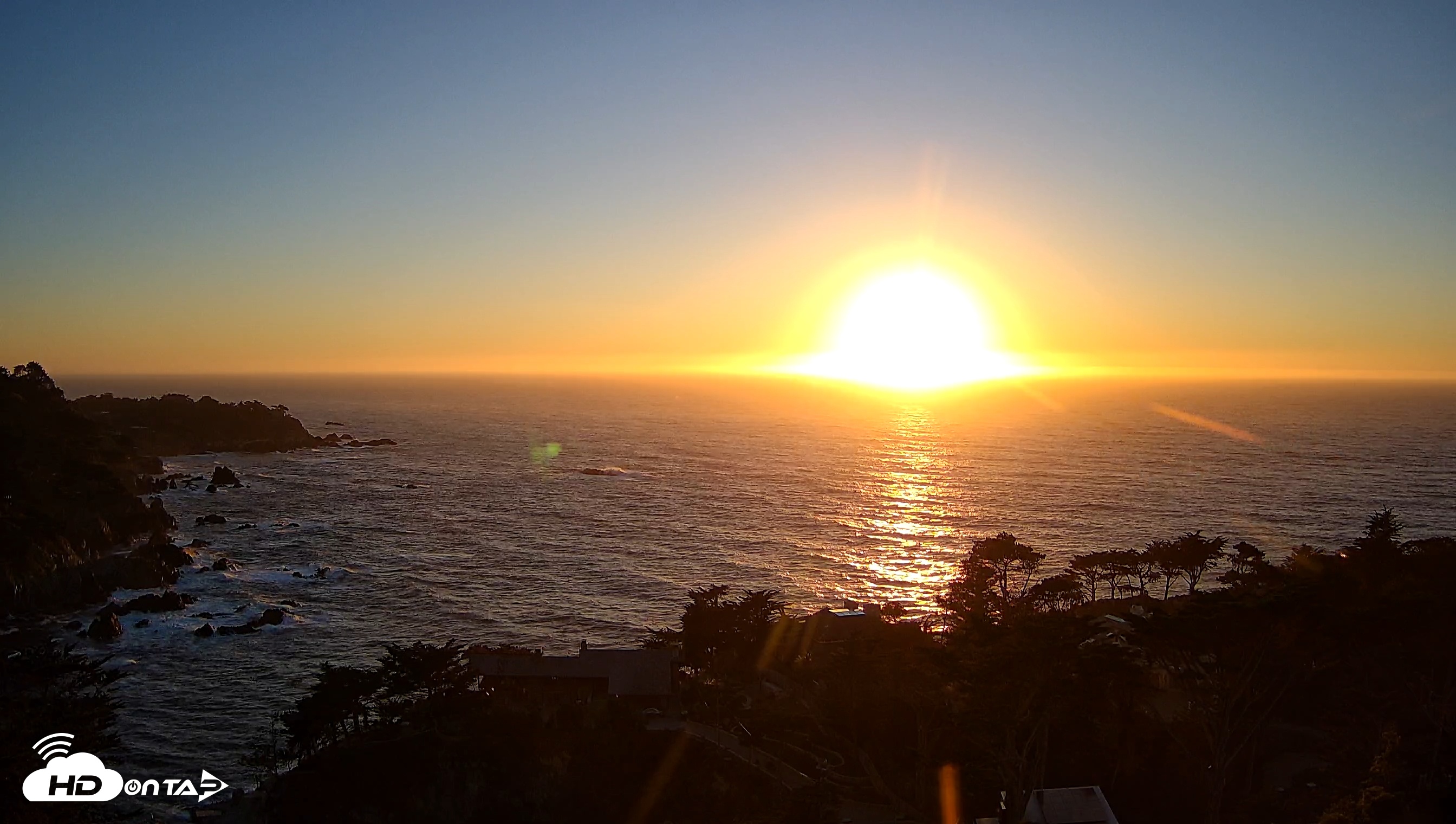 Snapshot of Carmel-By-The-Sea Live Webcam taken Oct 29, 2025, 6:01pm PDT