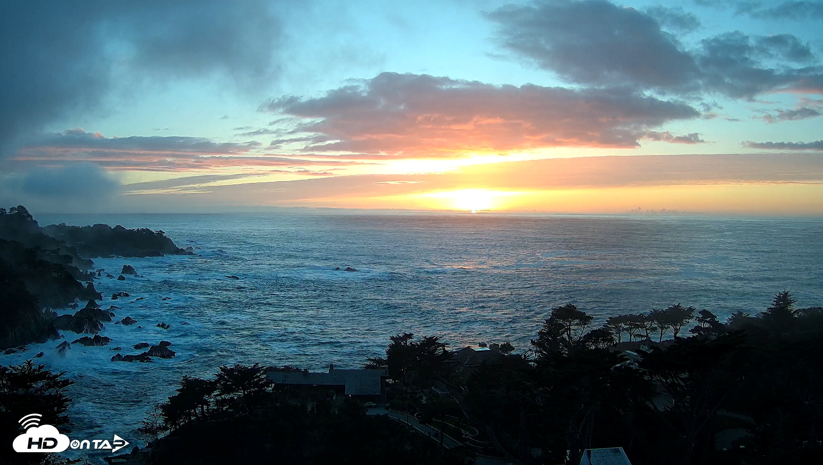 Snapshot of Carmel-By-The-Sea Live Webcam taken Nov 14, 2025, 5:01pm PST