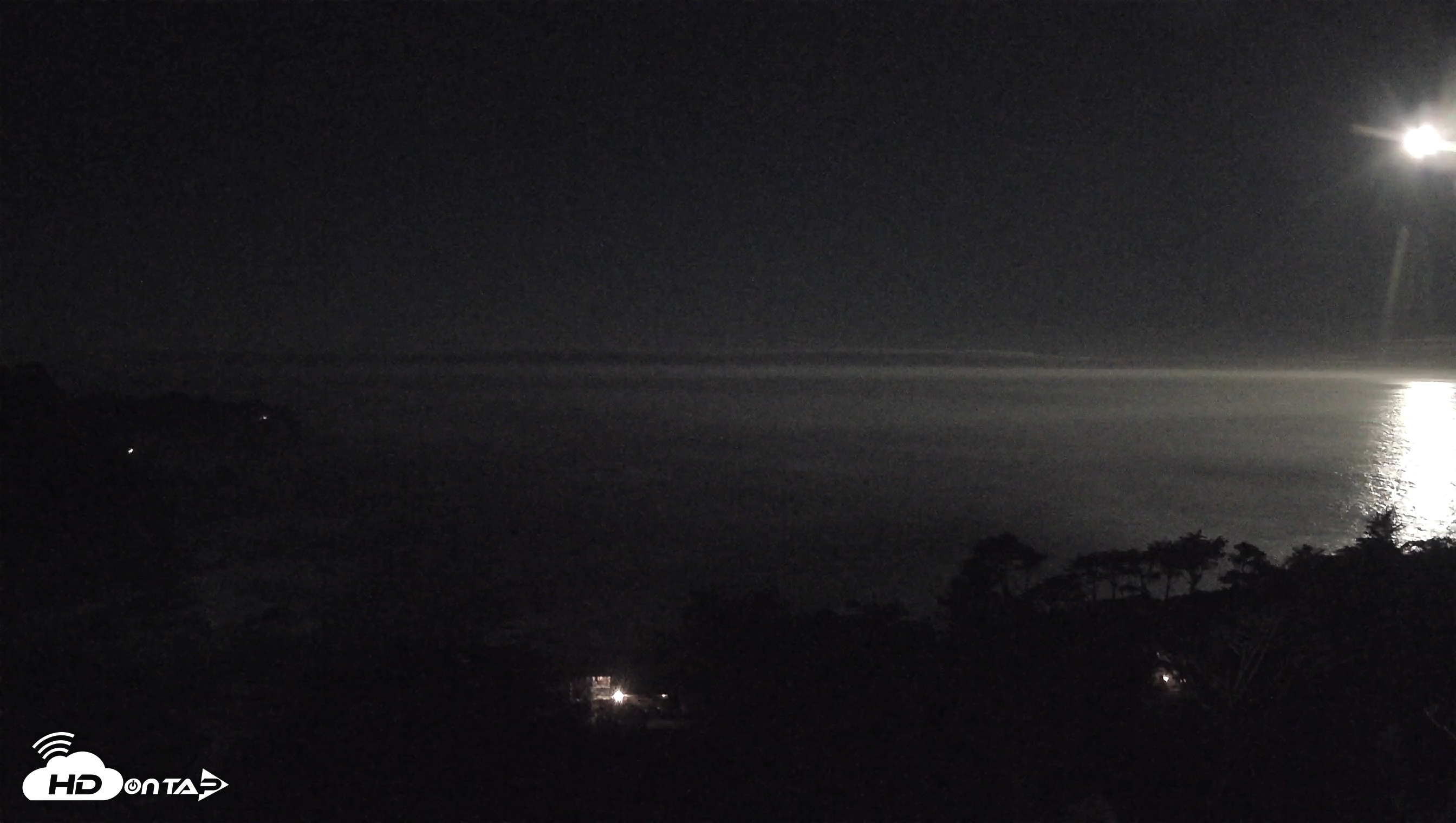 Snapshot of Carmel-By-The-Sea Live Webcam taken Nov 4, 2025, 4:29am PST