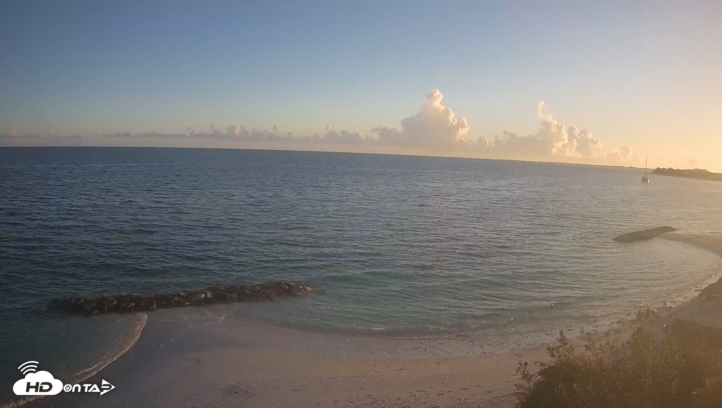 Snapshot of Turks & Caicos North Shore Live Webcam taken Oct 13, 2026, 7:04am EDT