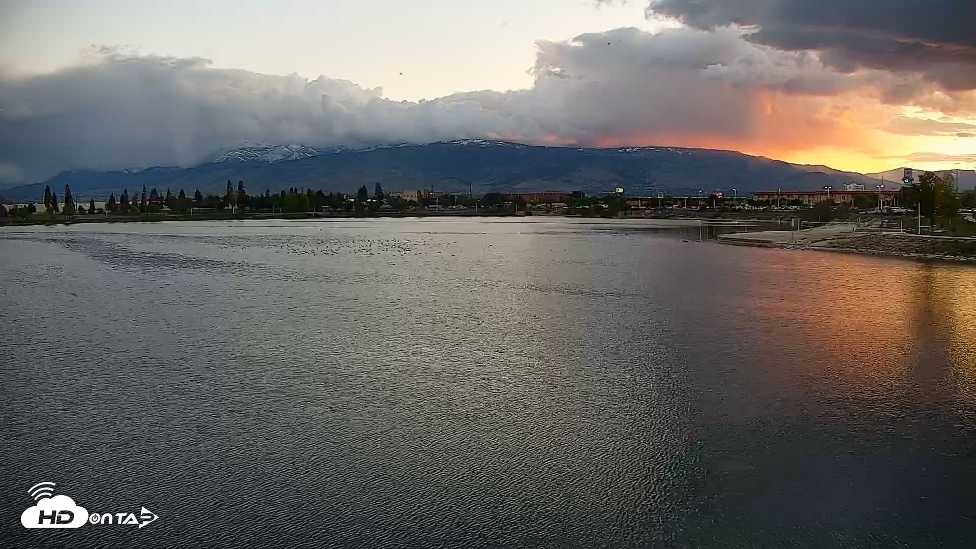 Snapshot of Sparks Water Bar Live Webcam taken May 14, 2025, 8:03pm PDT
