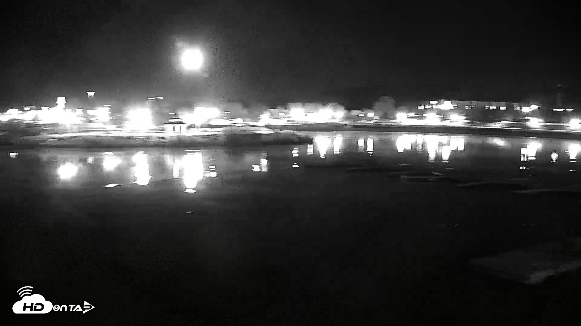 Snapshot of Sparks Water Bar Live Webcam taken Oct 6, 2025, 5:49am PDT