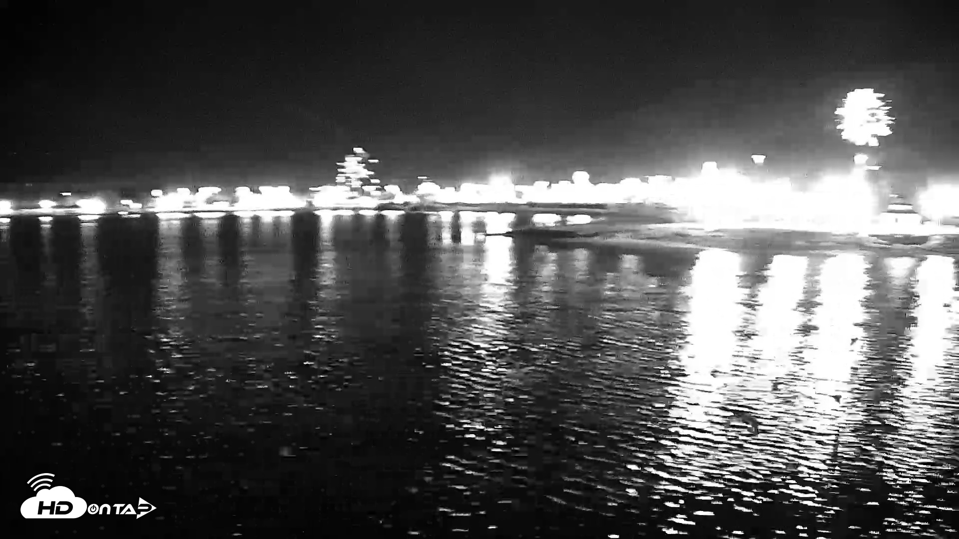 Snapshot of Sparks Water Bar Live Webcam taken Jul 4, 2026, 10:01pm PDT