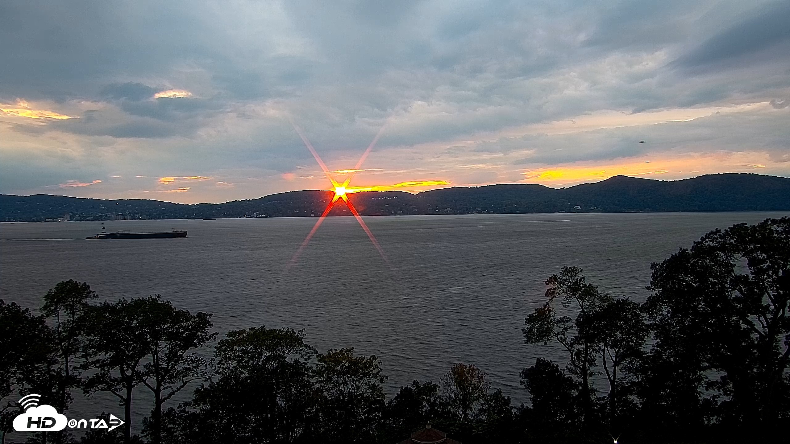 Snapshot of Hudson River Live Webcam taken Oct 2, 2026, 6:25pm EDT