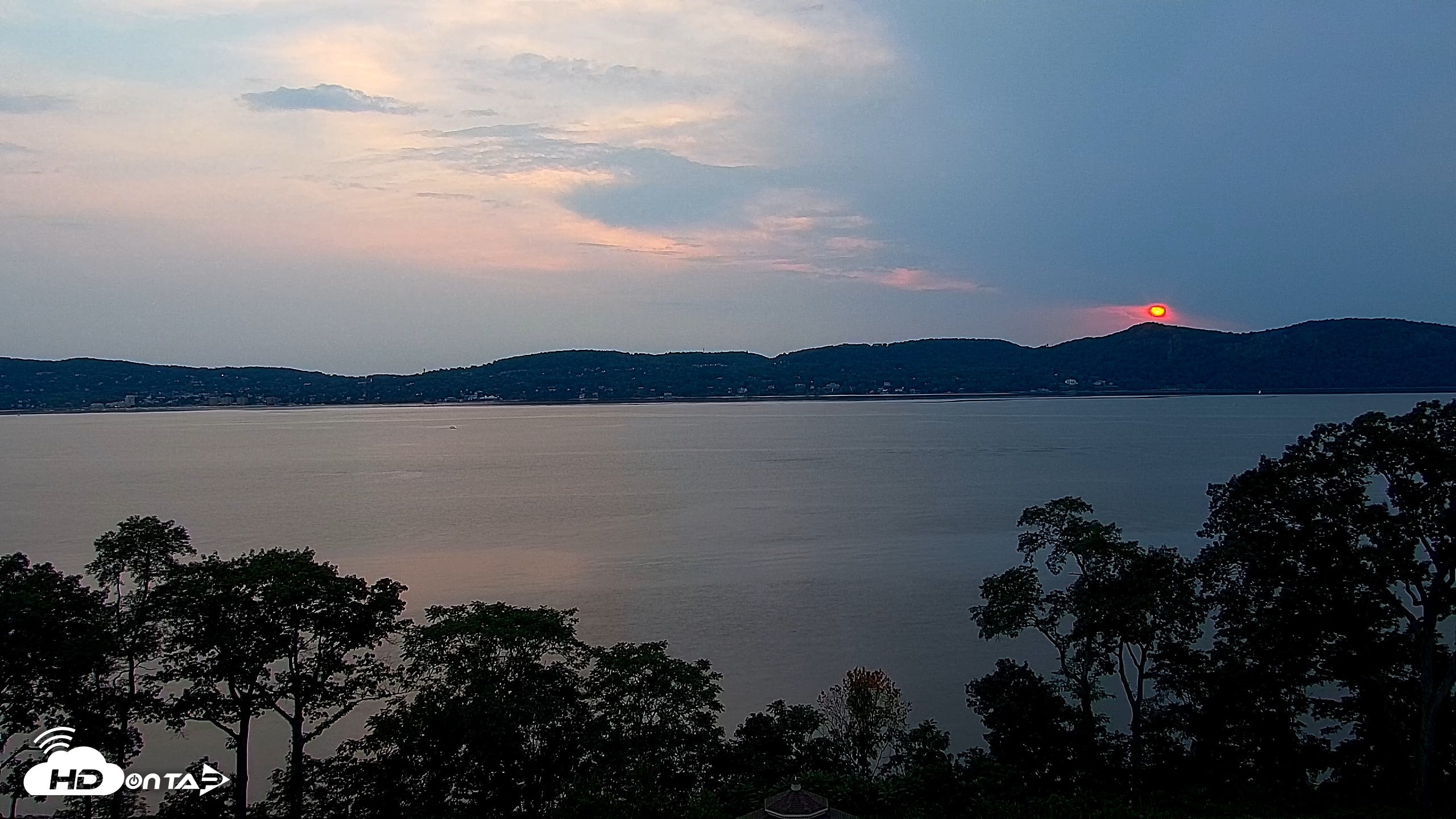 Snapshot of Hudson River Live Webcam taken Aug 12, 2026, 7:38pm EDT