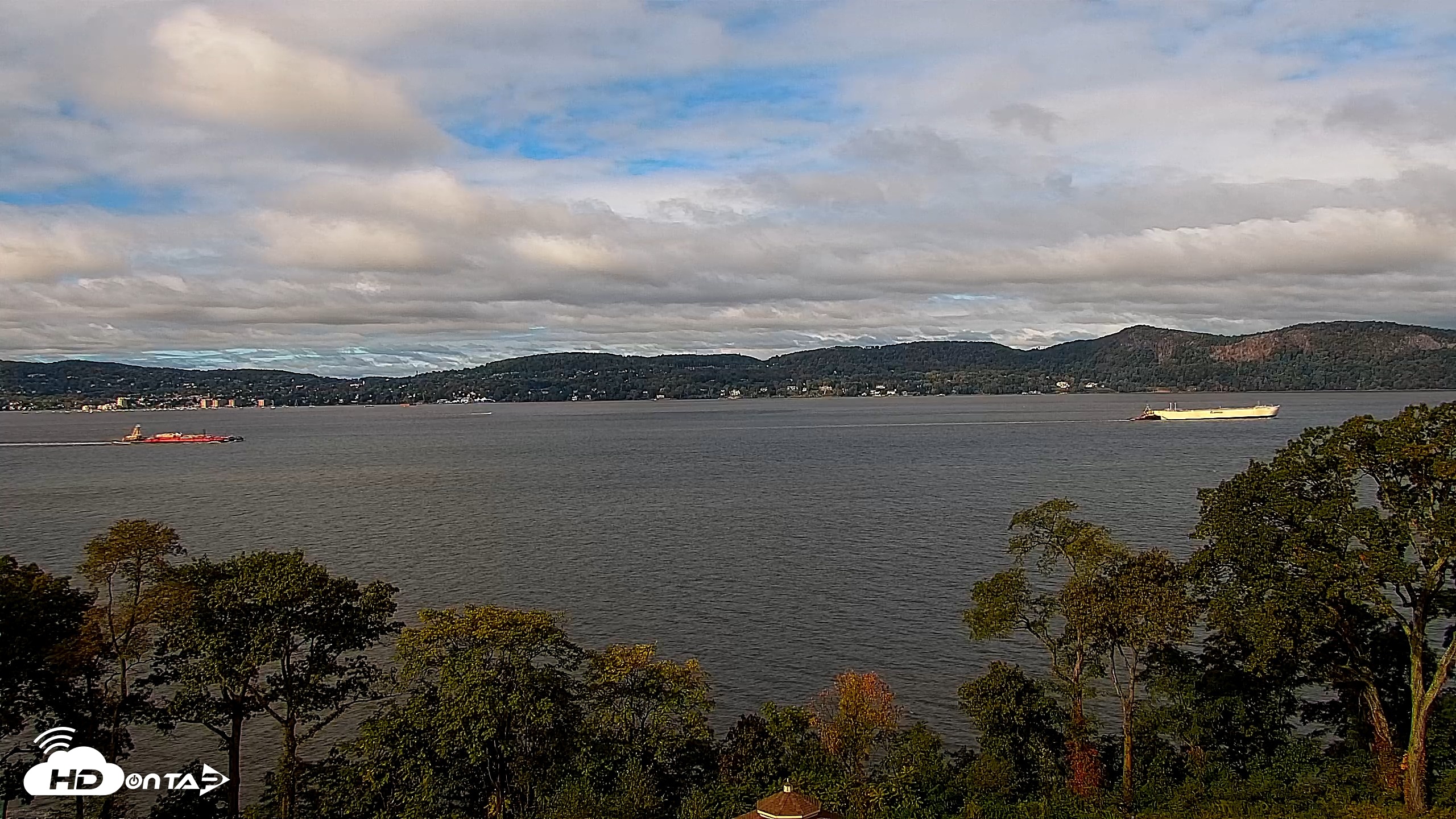 Snapshot of Hudson River Live Webcam taken Oct 12, 2026, 10:18am EDT