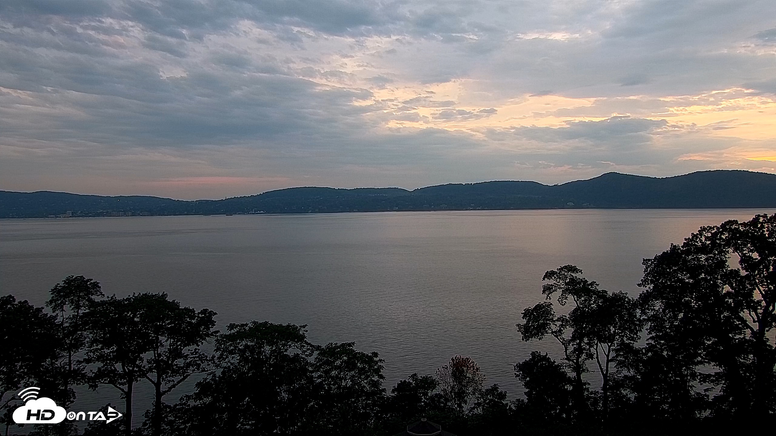 Snapshot of Hudson River Live Webcam taken Aug 10, 2026, 7:40pm EDT