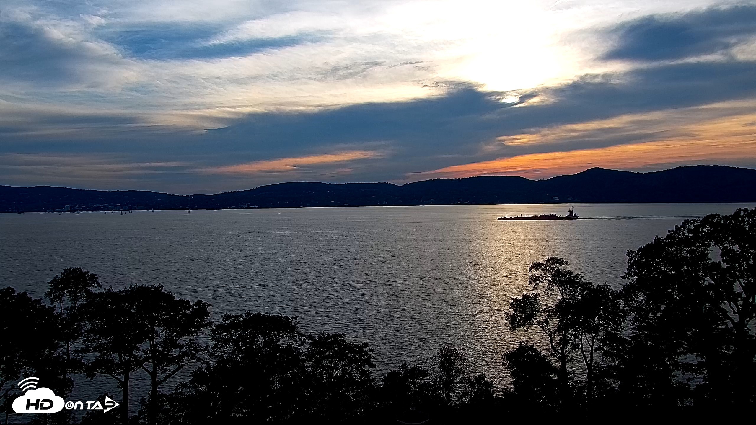 Snapshot of Hudson River Live Webcam taken Aug 19, 2026, 7:00pm EDT