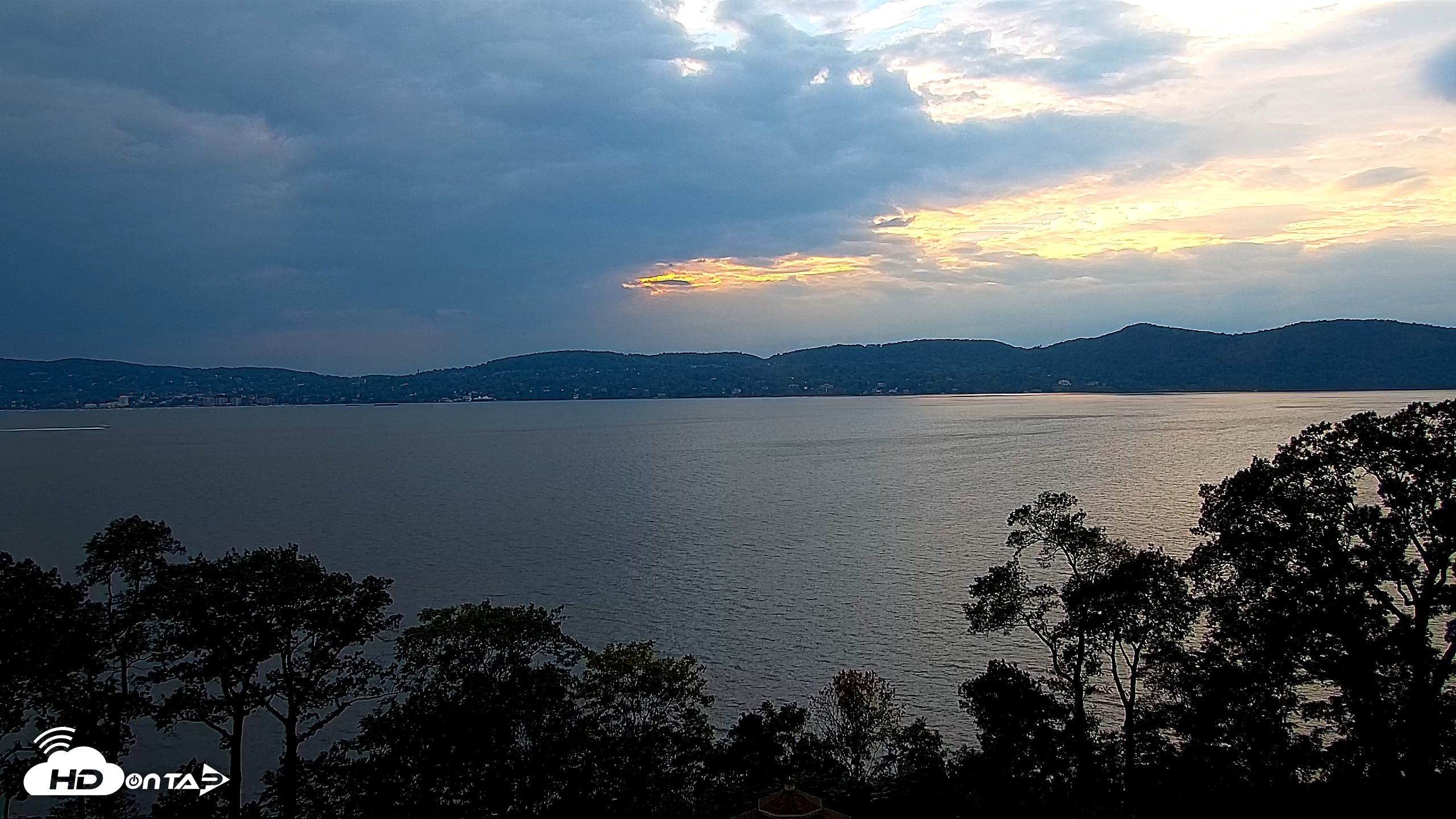 Snapshot of Hudson River Live Webcam taken Oct 2, 2026, 6:04pm EDT