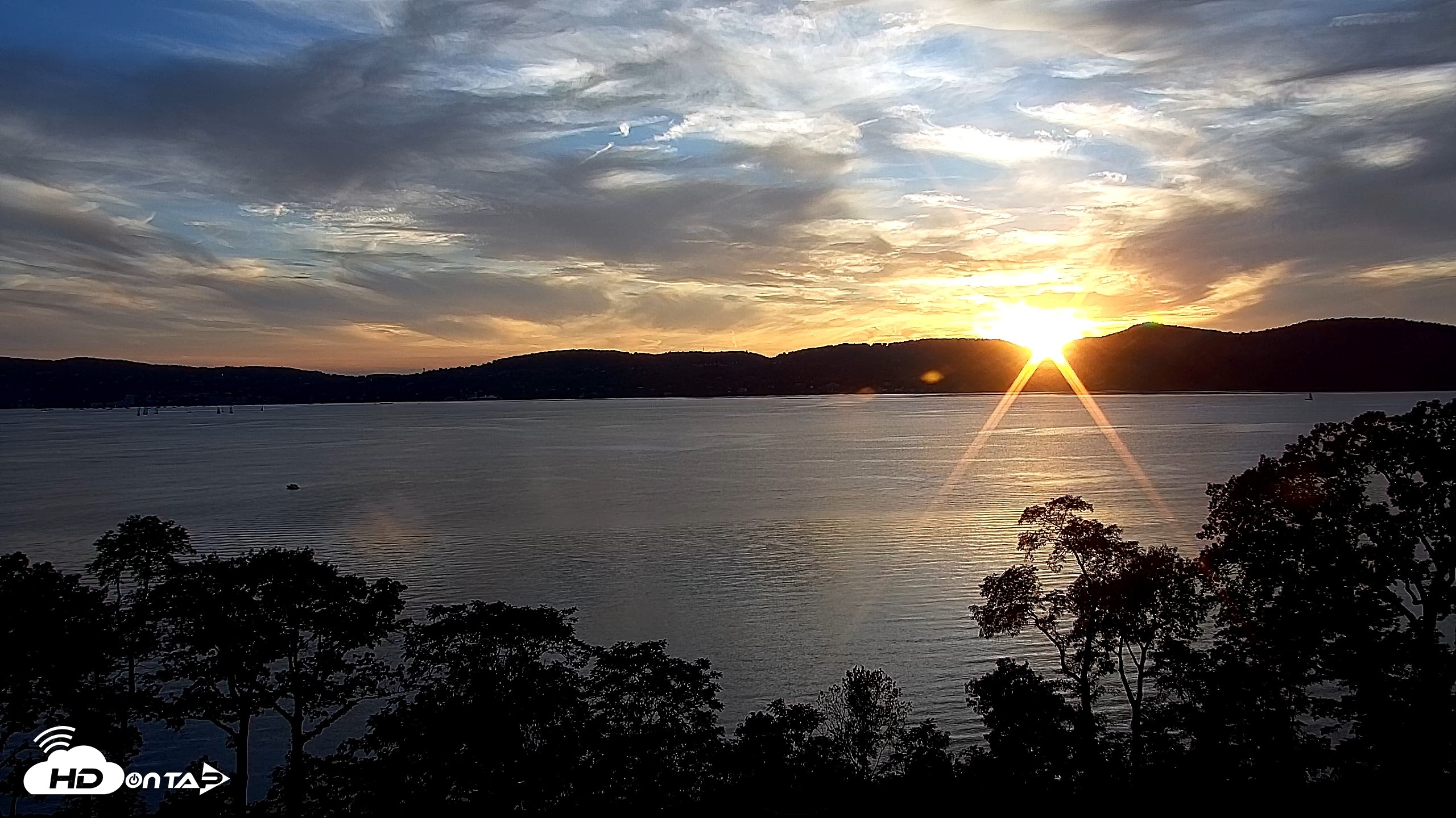 Snapshot of Hudson River Live Webcam taken Aug 26, 2026, 7:26pm EDT