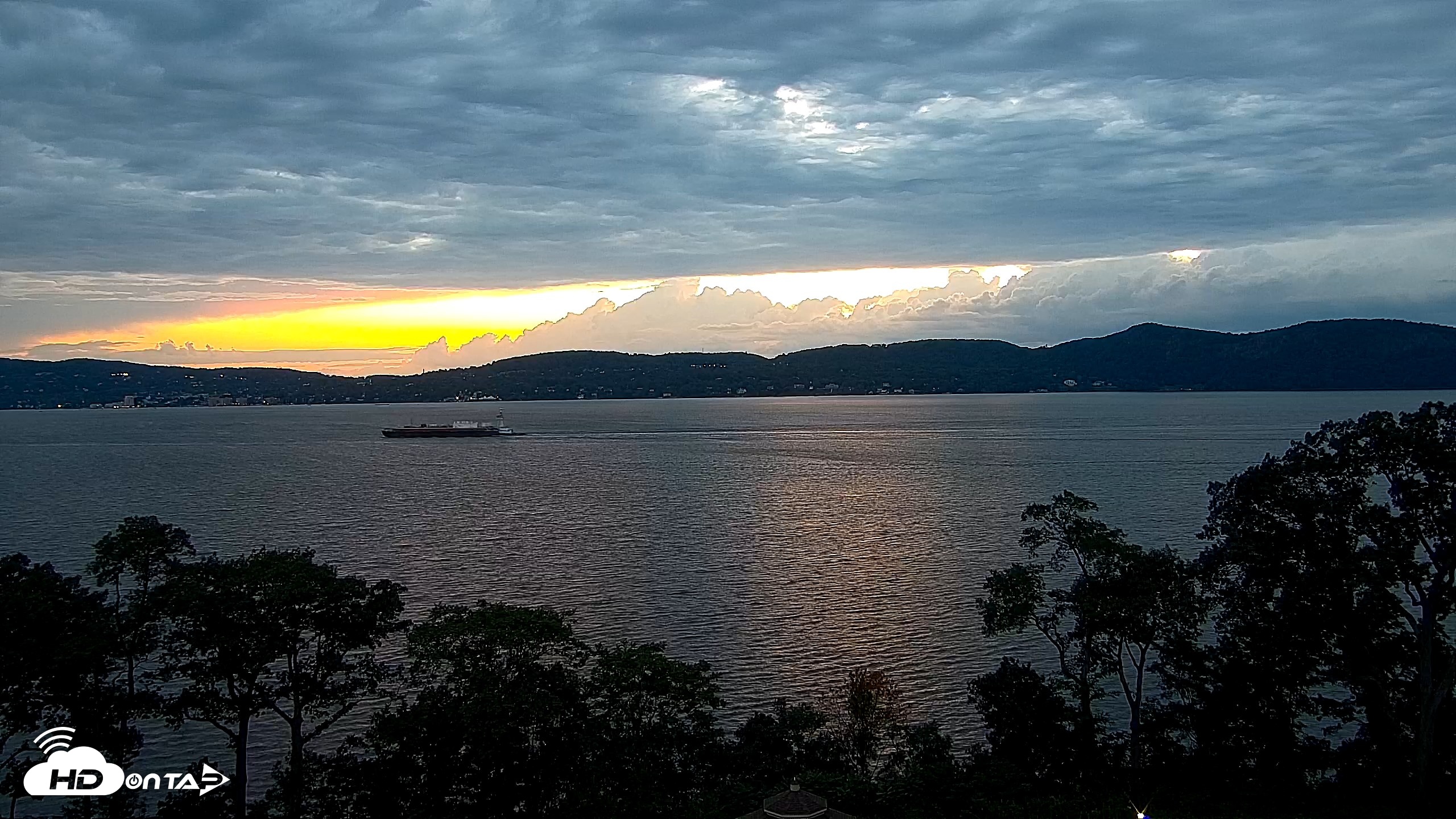 Snapshot of Hudson River Live Webcam taken Aug 23, 2026, 7:49pm EDT