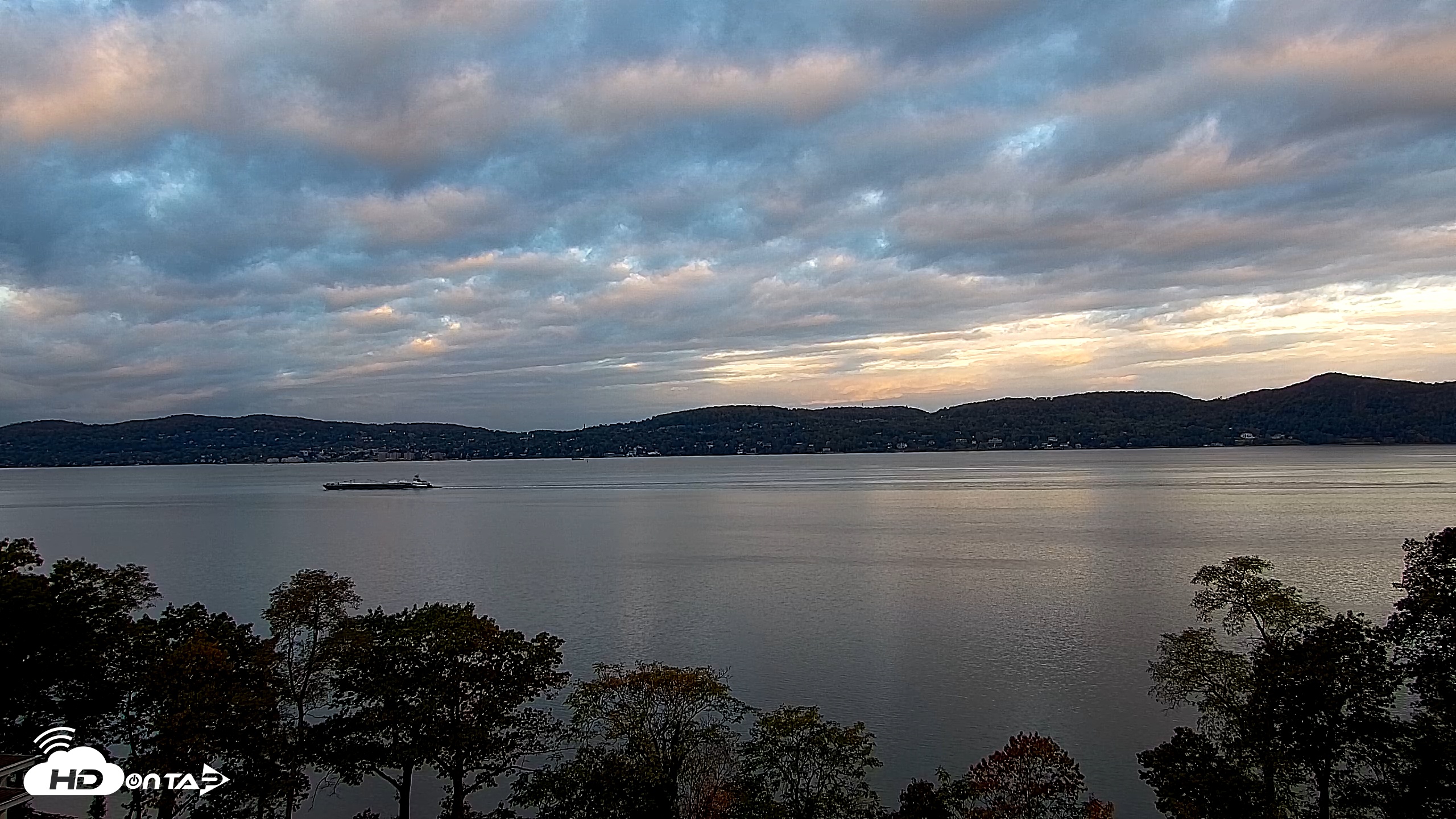 Snapshot of Hudson River Live Webcam taken Oct 11, 2025, 7:32am EDT