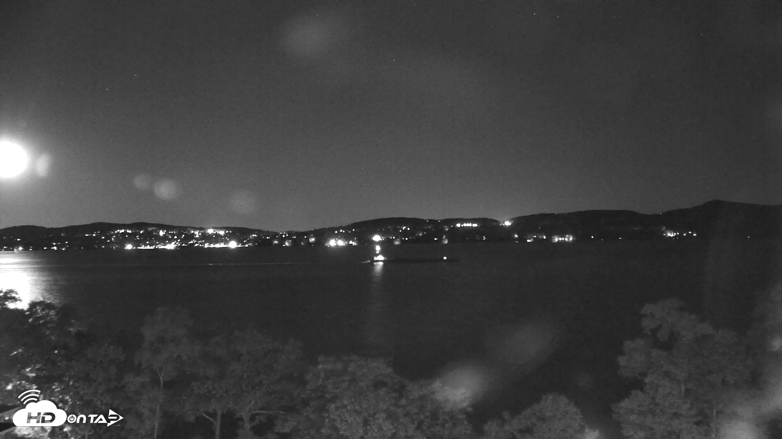 Snapshot of Hudson River Live Webcam taken Oct 2, 2025, 12:31am EDT