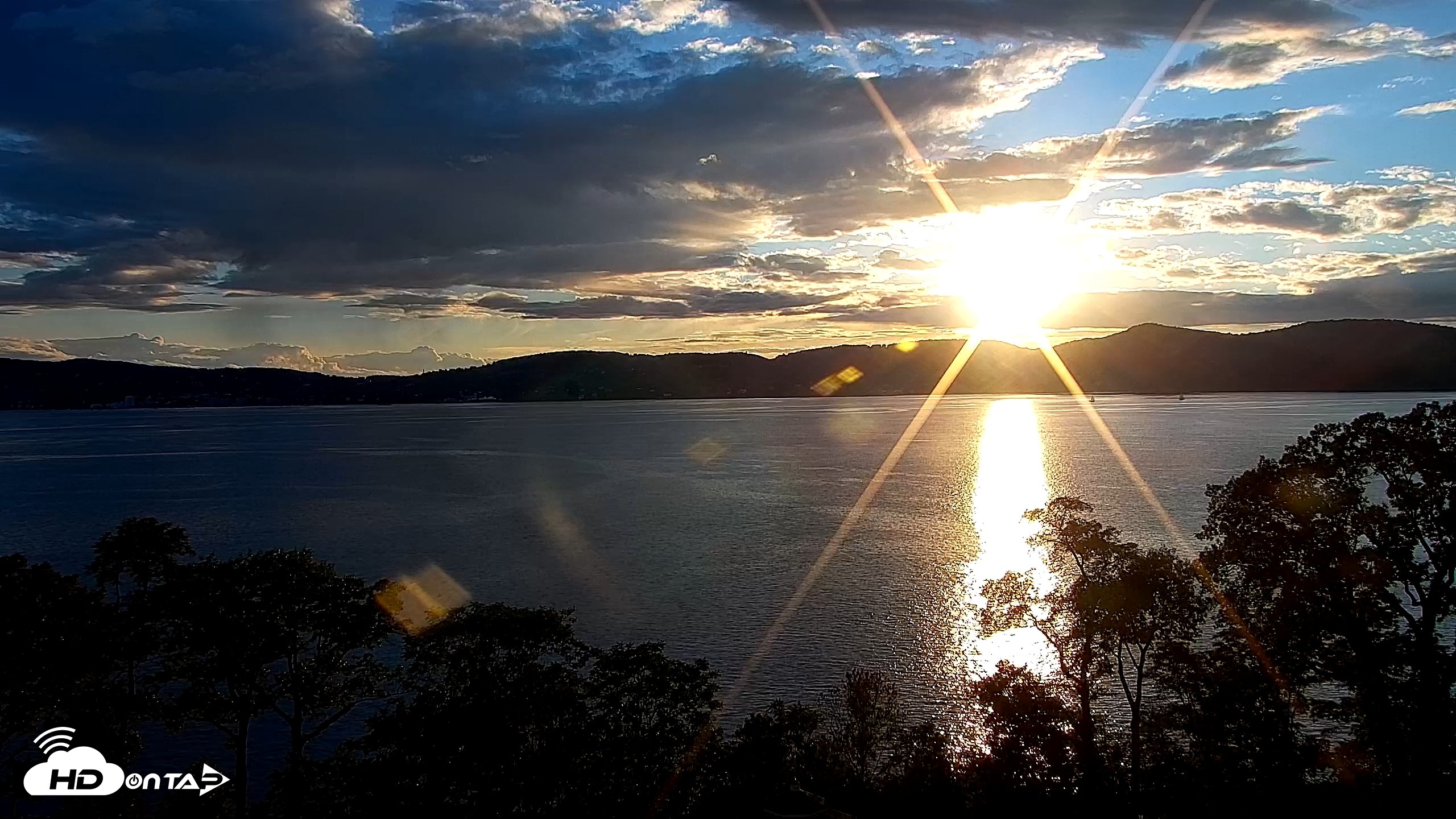 Snapshot of Hudson River Live Webcam taken Aug 25, 2026, 7:15pm EDT