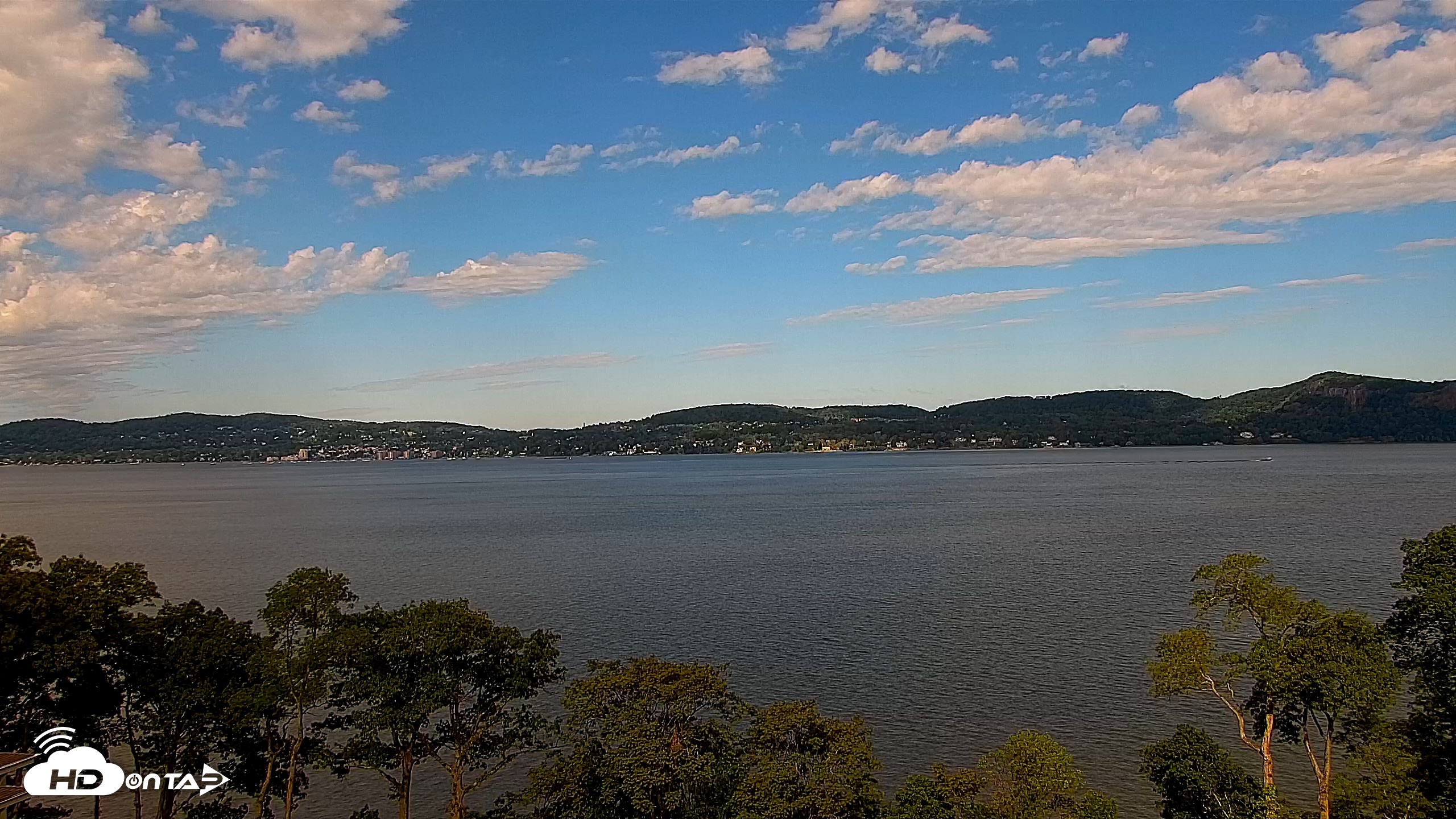 Snapshot of Hudson River Live Webcam taken May 28, 2026, 8:53am EDT