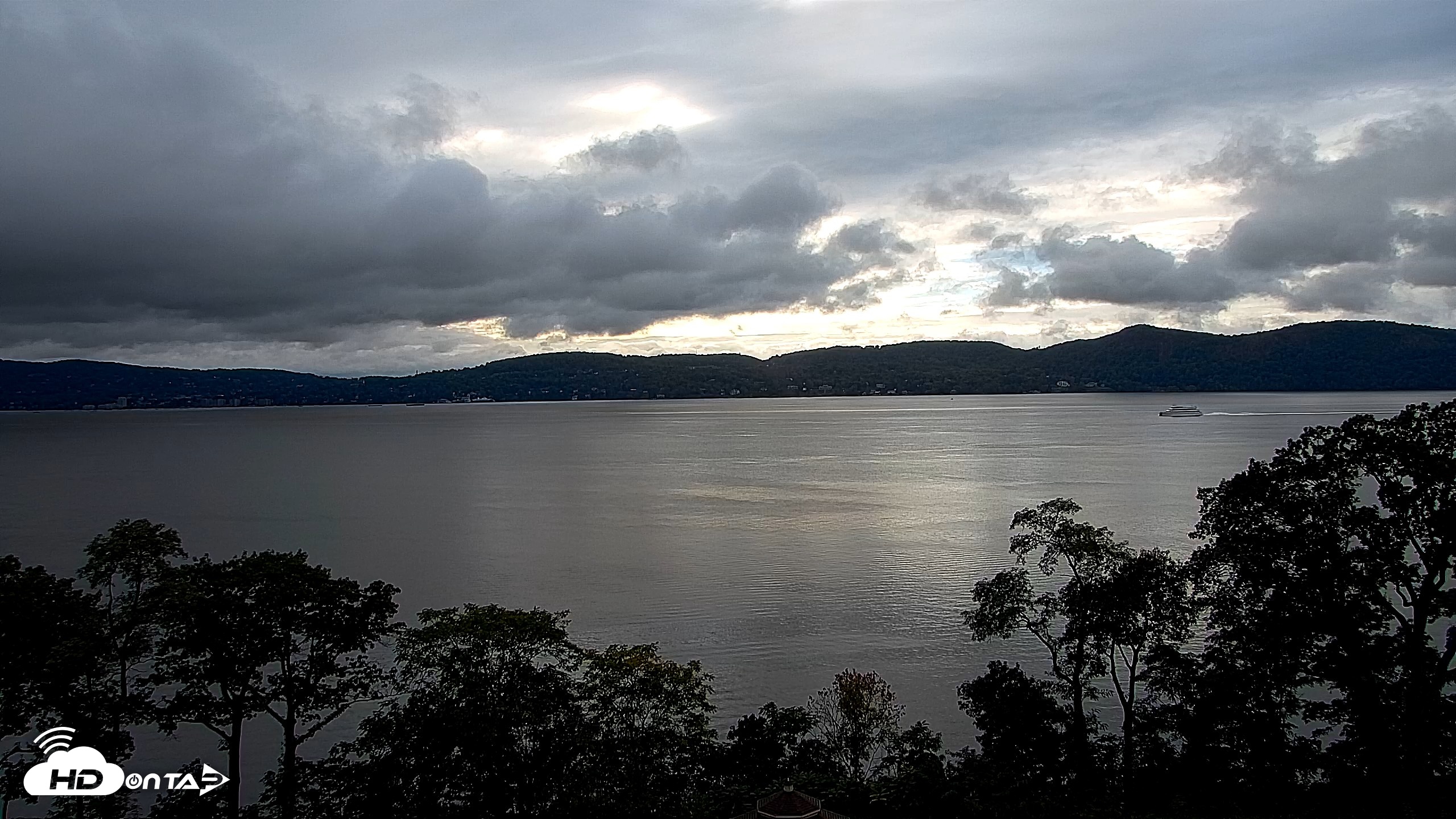 Snapshot of Hudson River Live Webcam taken Oct 4, 2026, 5:12pm EDT