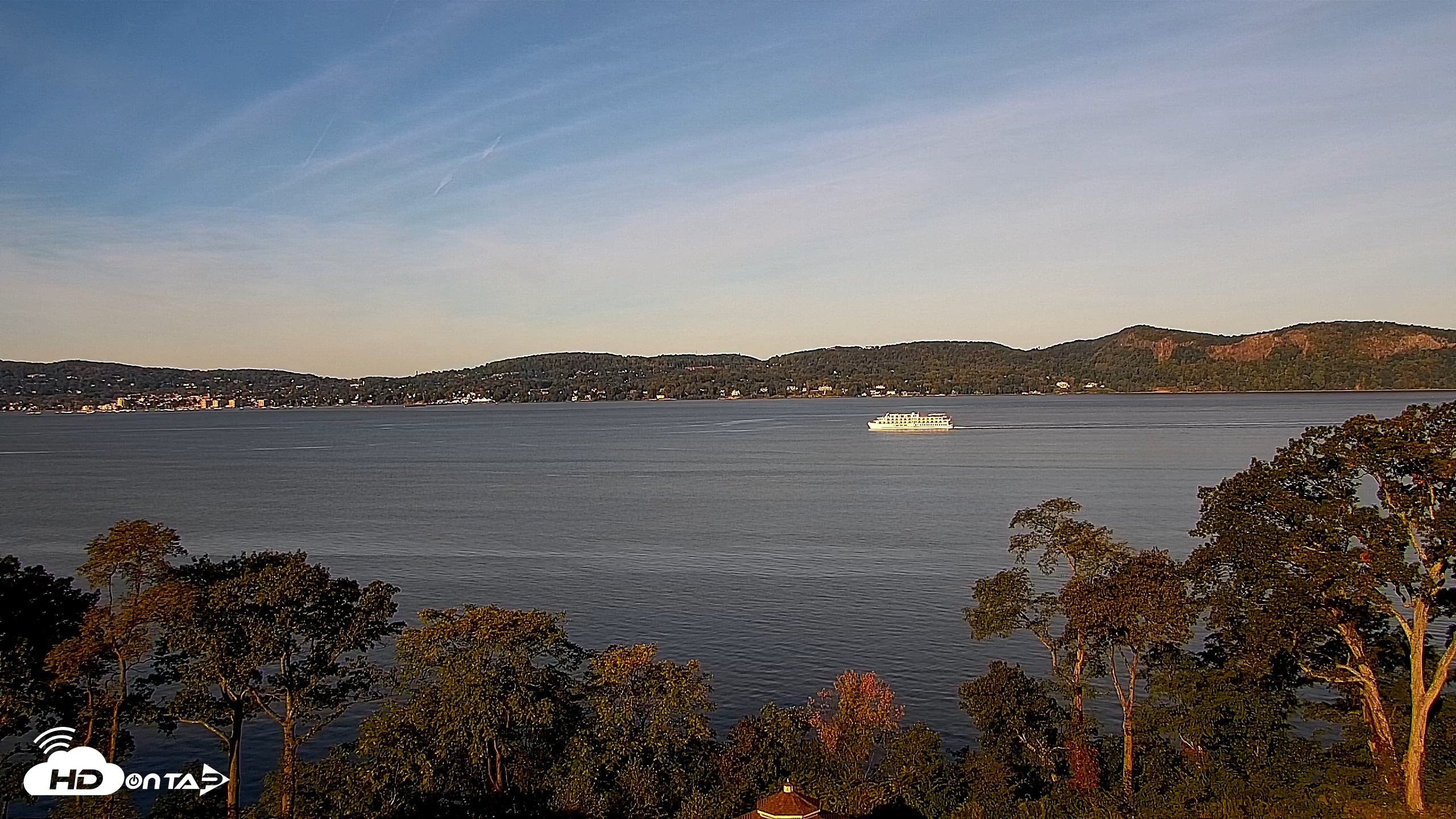 Snapshot of Hudson River Live Webcam taken Oct 10, 2026, 8:54am EDT