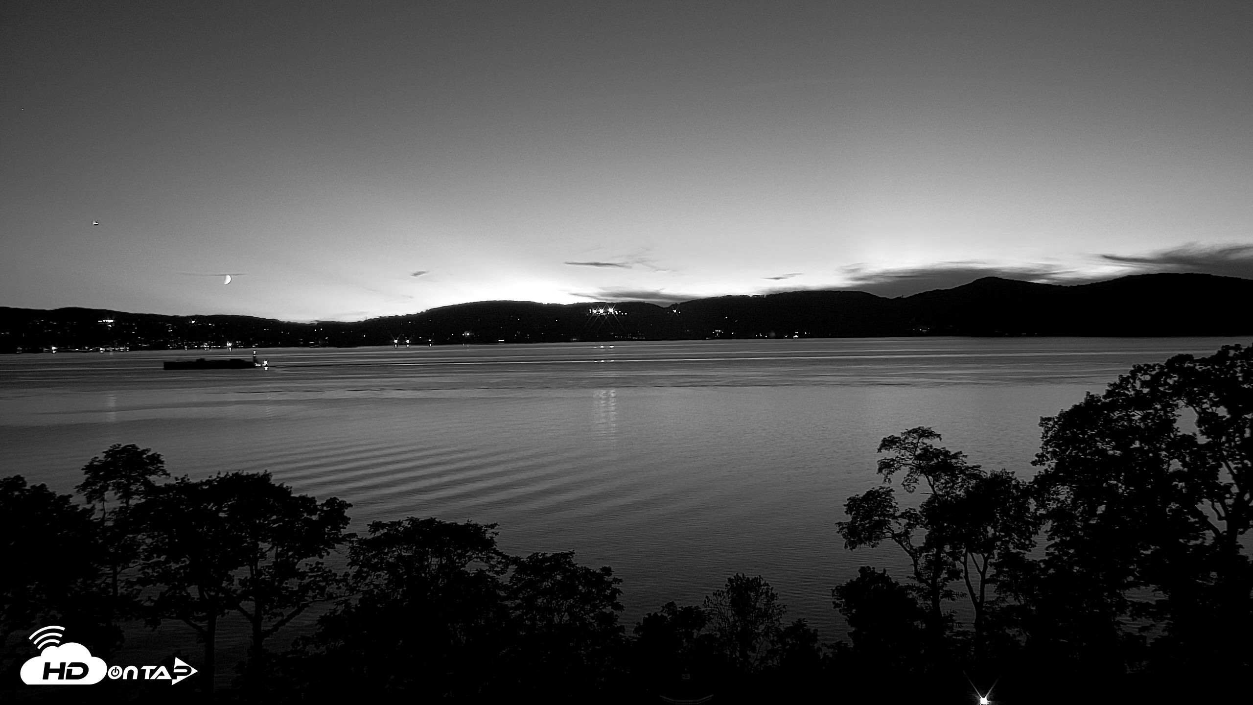 Snapshot of Hudson River Live Webcam taken Sep 13, 2026, 7:43pm EDT
