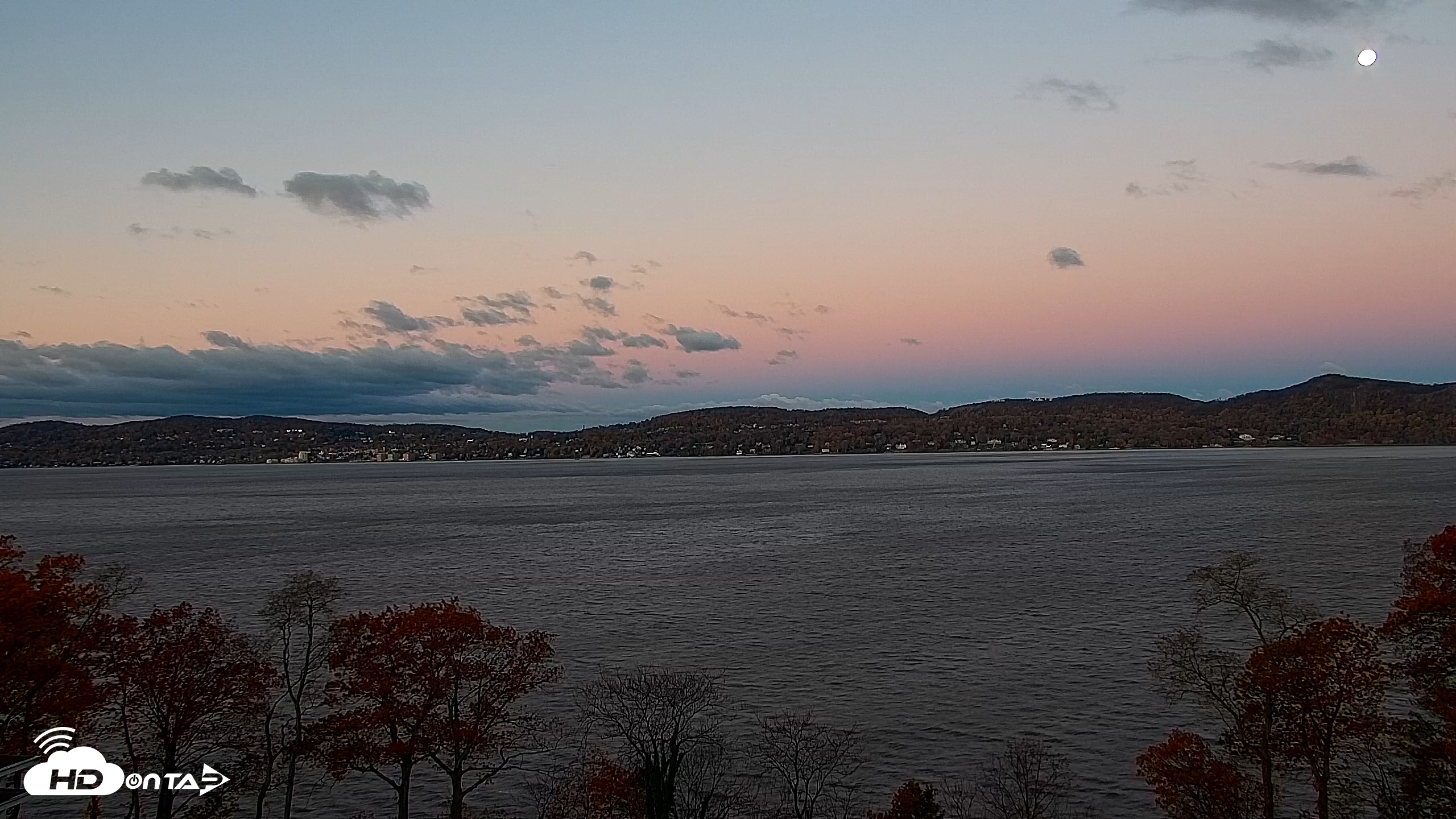 Snapshot of Hudson River Live Webcam taken Nov 6, 2025, 6:27am EST