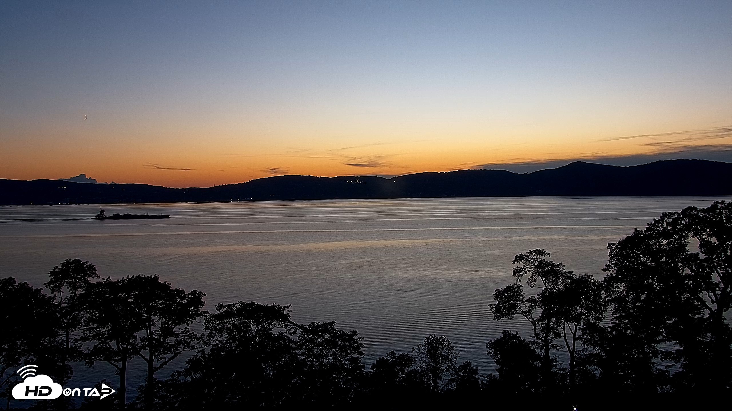 Snapshot of Hudson River Live Webcam taken Sep 13, 2026, 7:20pm EDT