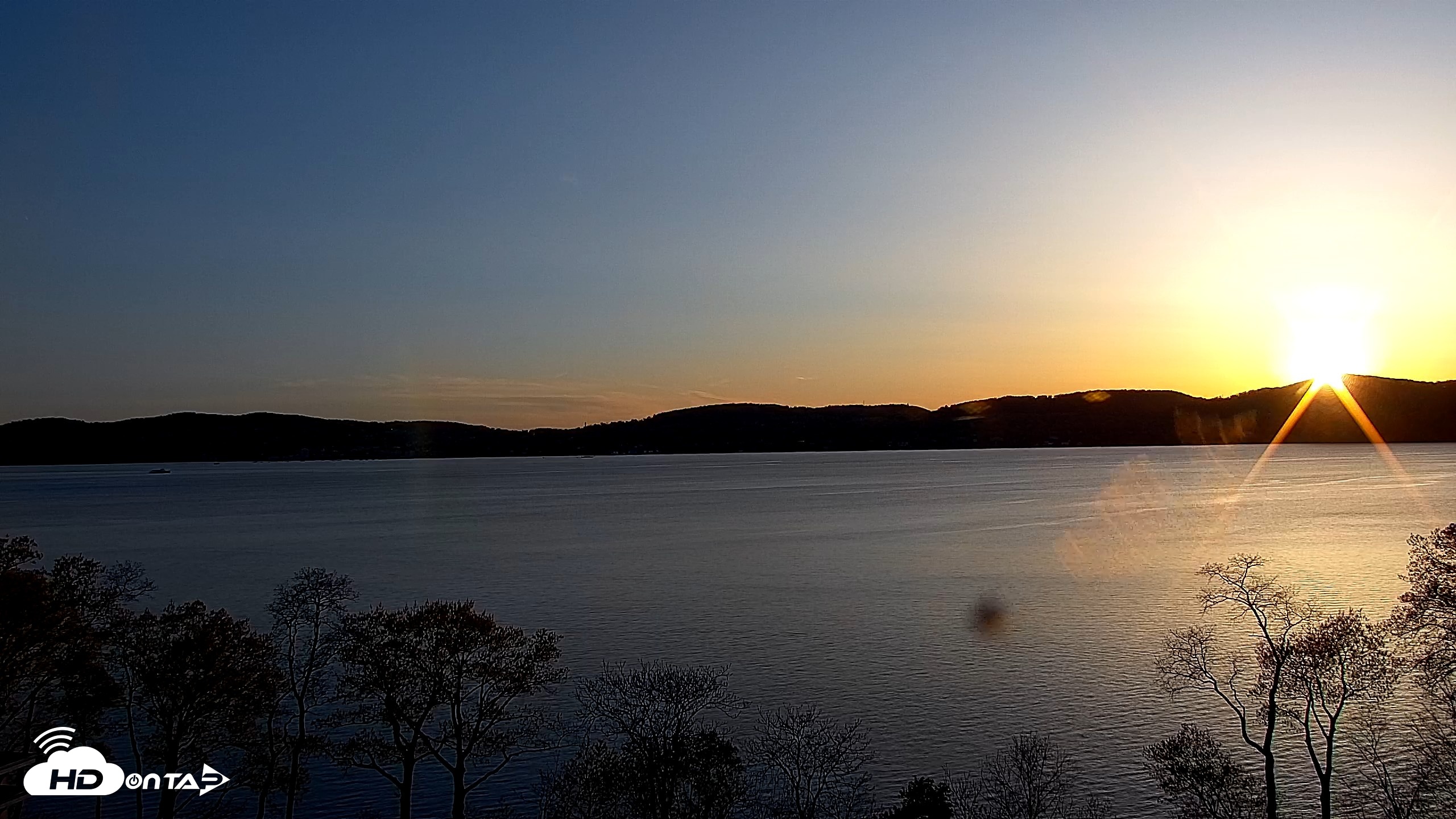Snapshot of Hudson River Live Webcam taken Apr 26, 2026, 7:32pm EDT