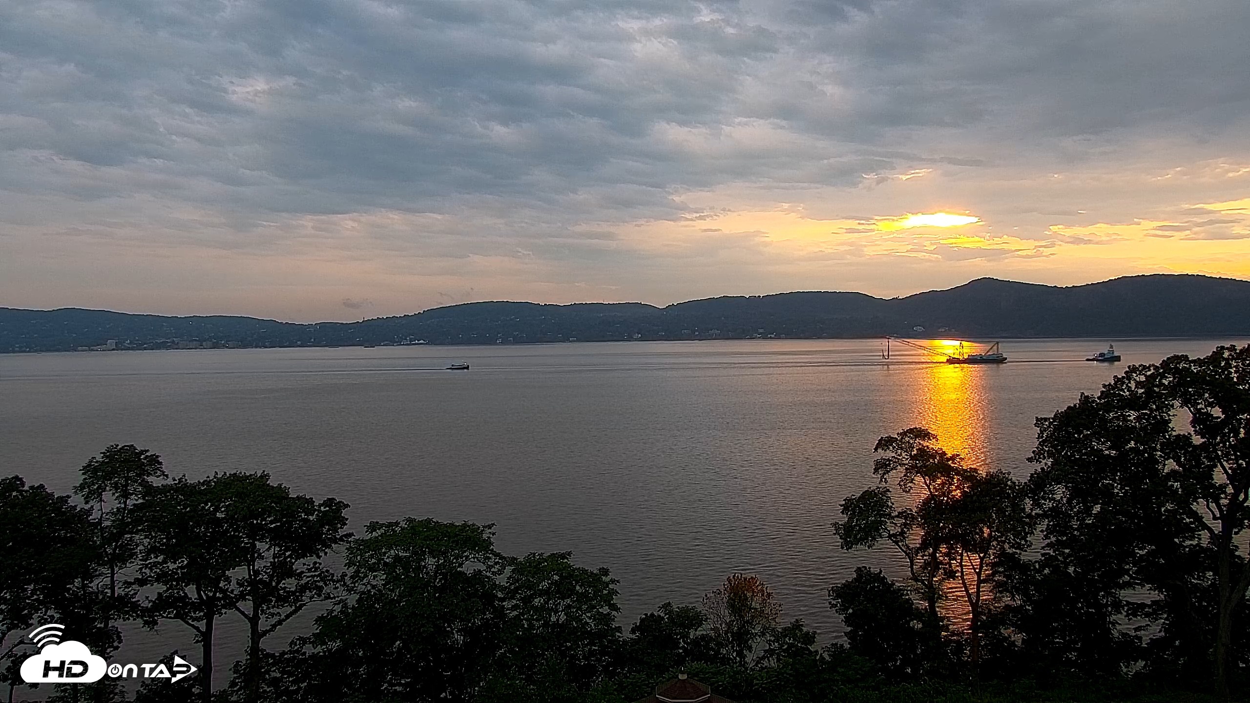 Snapshot of Hudson River Live Webcam taken Aug 10, 2026, 7:23pm EDT