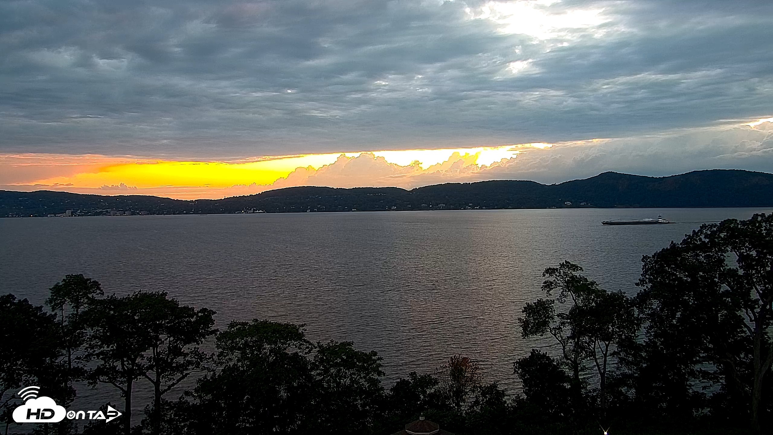 Snapshot of Hudson River Live Webcam taken Aug 23, 2026, 7:42pm EDT