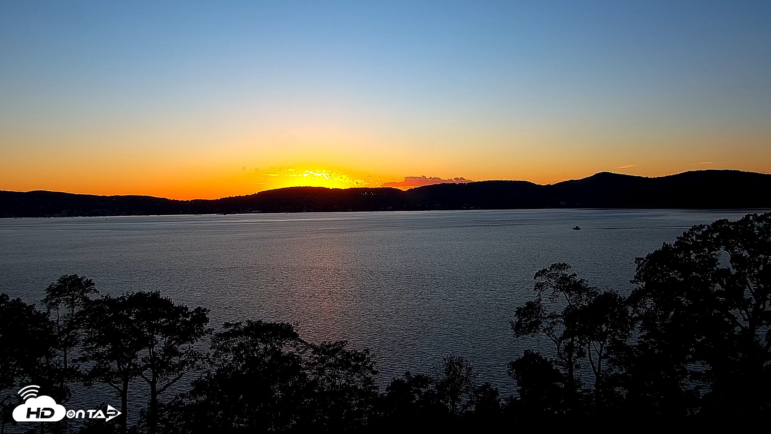 Snapshot of Hudson River Live Webcam taken Oct 8, 2026, 6:24pm EDT
