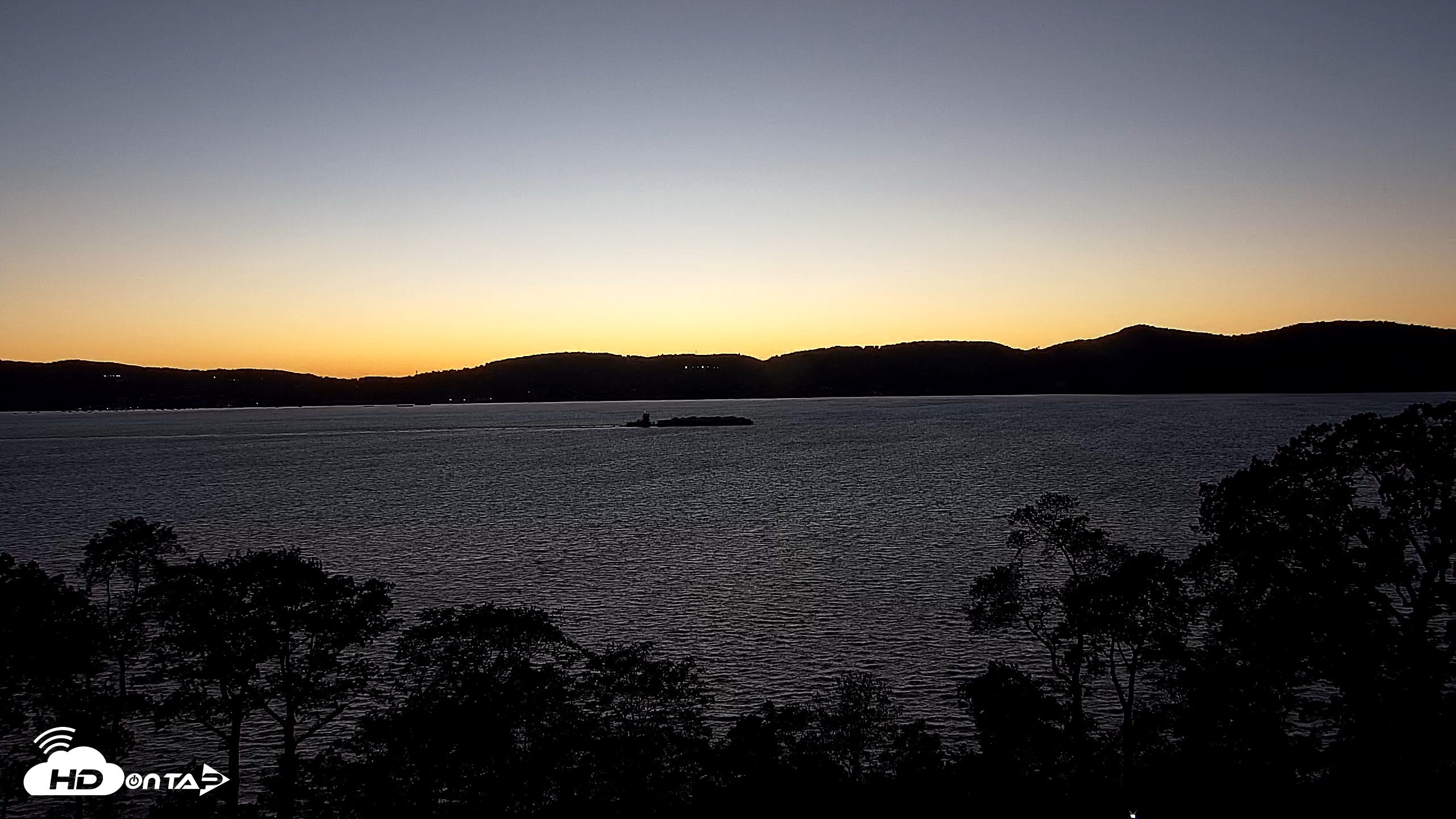 Snapshot of Hudson River Live Webcam taken Oct 6, 2026, 6:45pm EDT