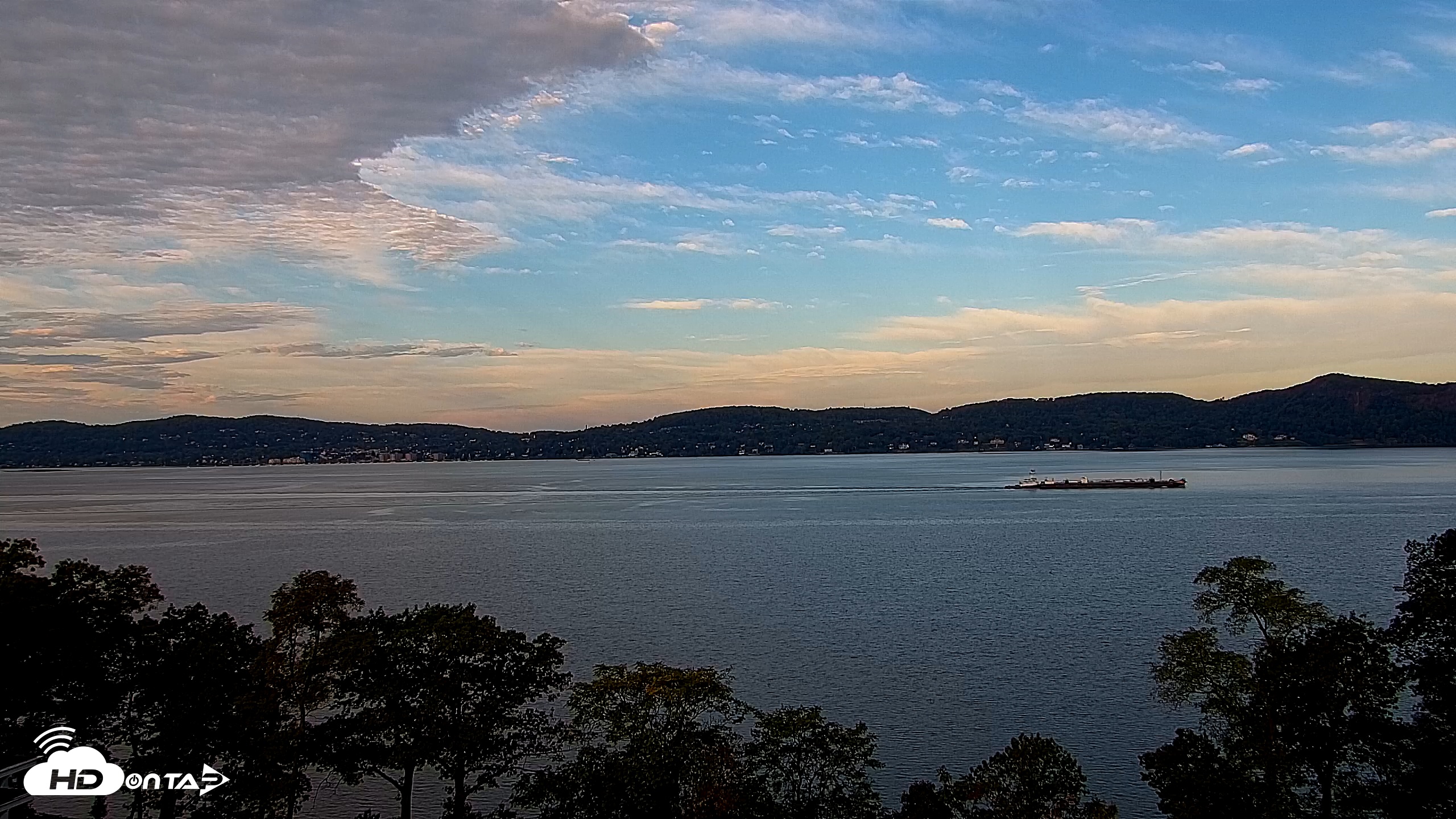 Snapshot of Hudson River Live Webcam taken Sep 26, 2025, 7:28am EDT