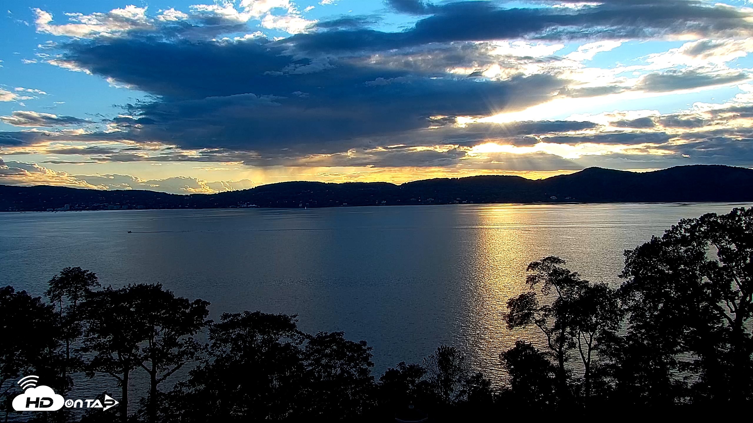 Snapshot of Hudson River Live Webcam taken Aug 25, 2026, 7:05pm EDT