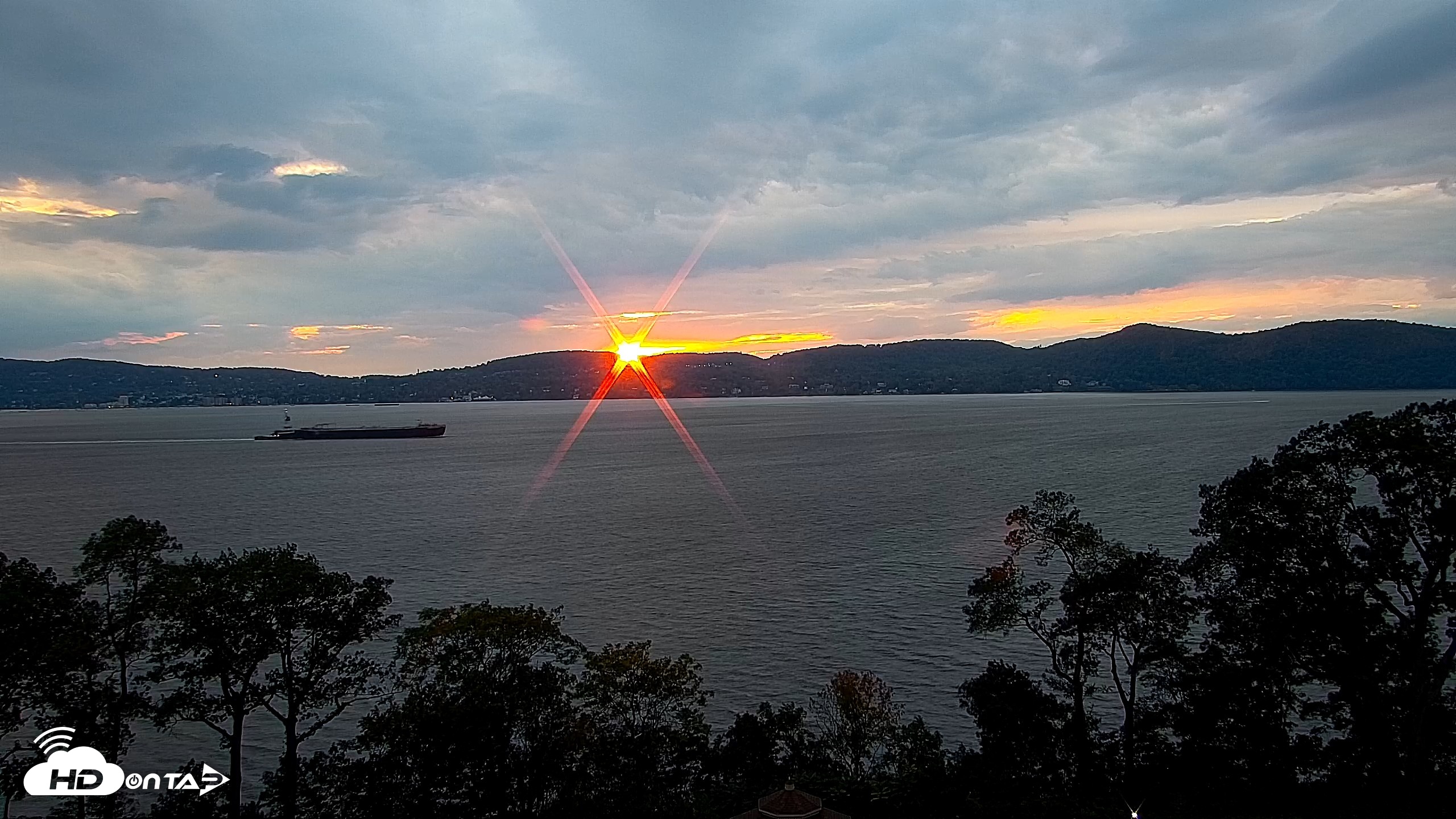 Snapshot of Hudson River Live Webcam taken Oct 2, 2026, 6:25pm EDT