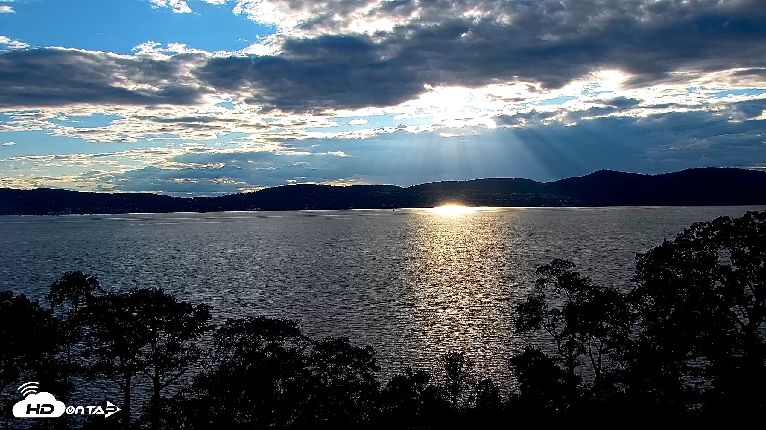 Snapshot of Hudson River Live Webcam taken Aug 25, 2026, 6:32pm EDT