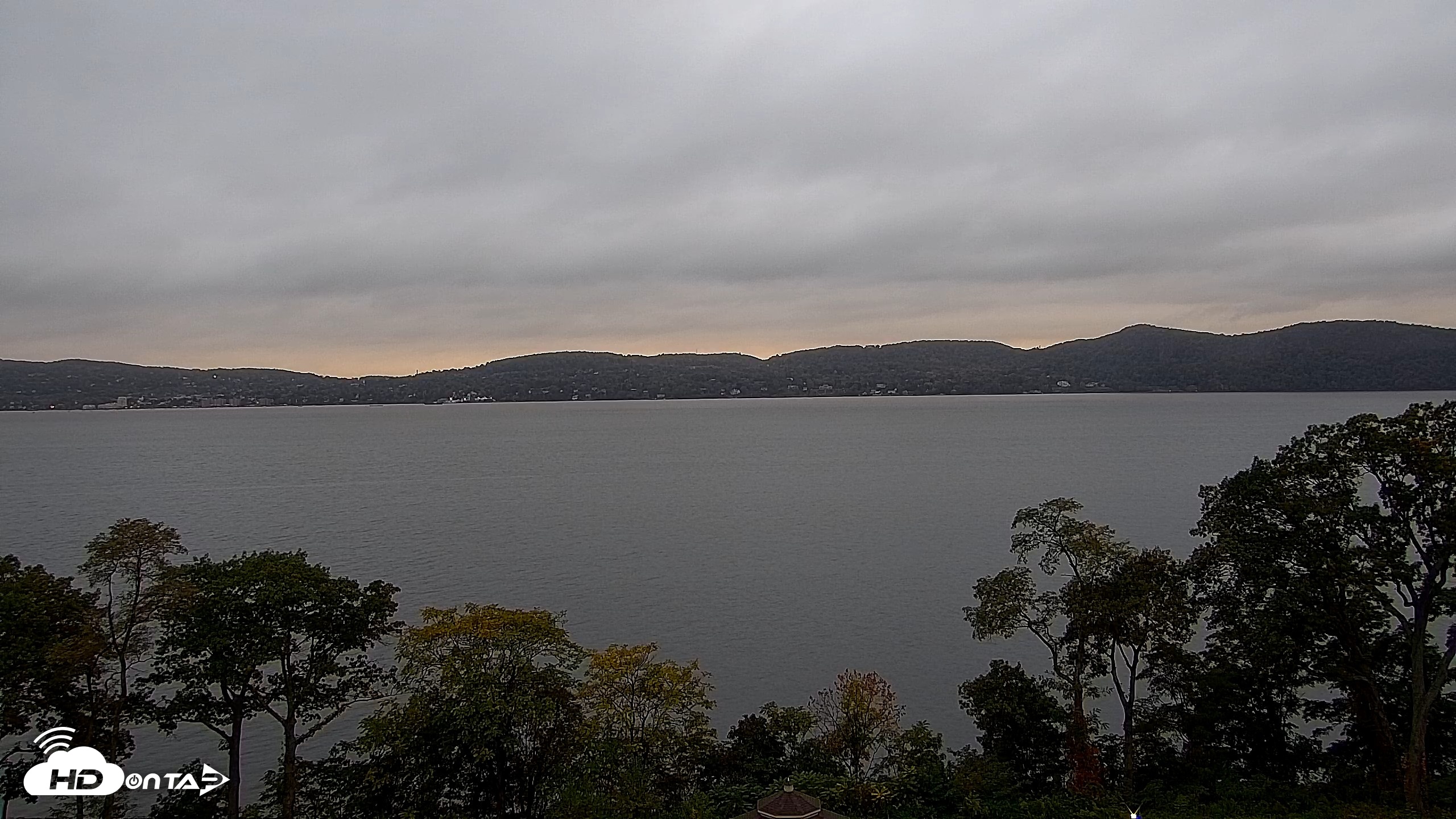 Snapshot of Hudson River Live Webcam taken Oct 16, 2026, 7:21am EDT