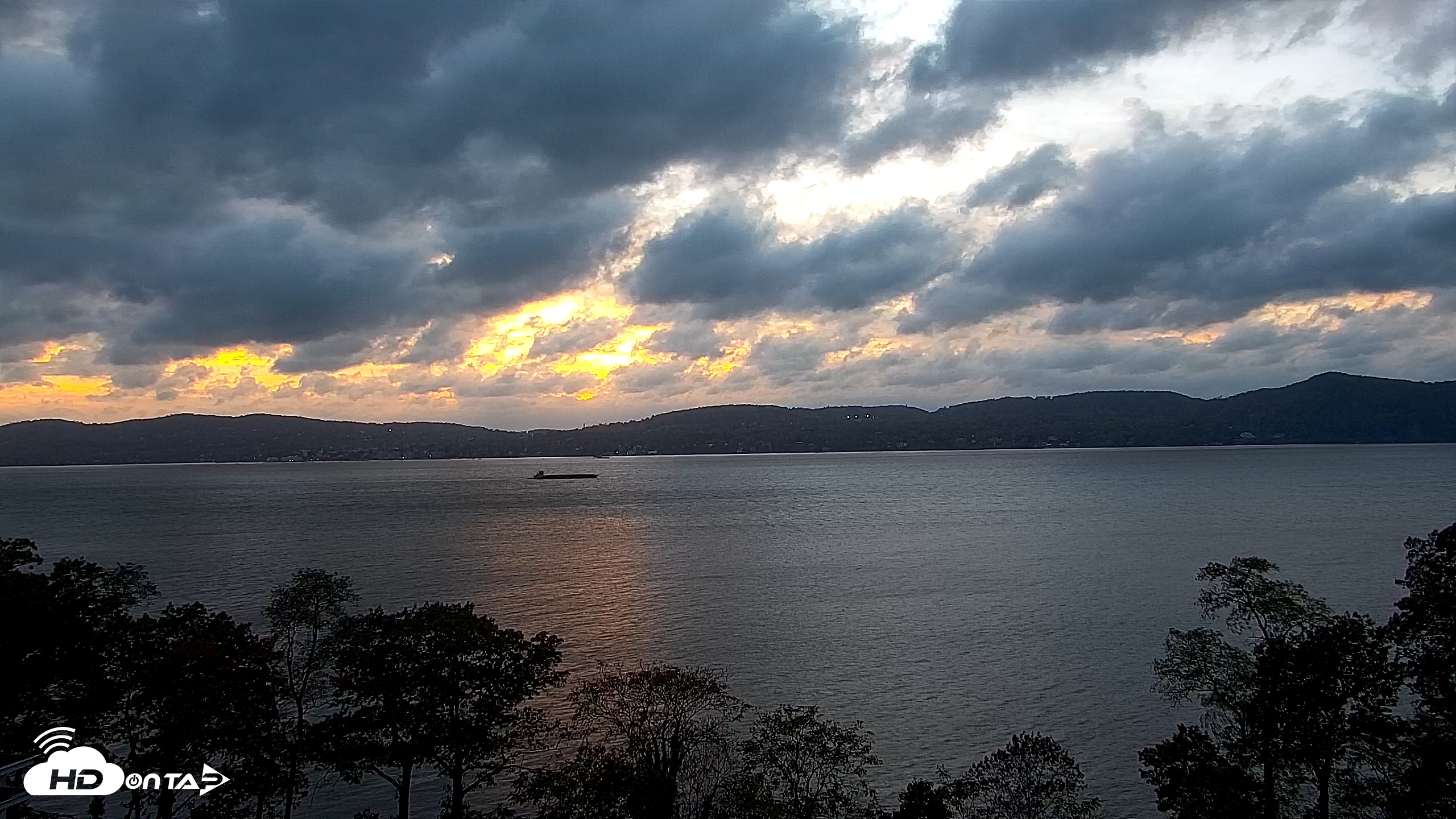 Snapshot of Hudson River Live Webcam taken Oct 19, 2025, 6:08pm EDT