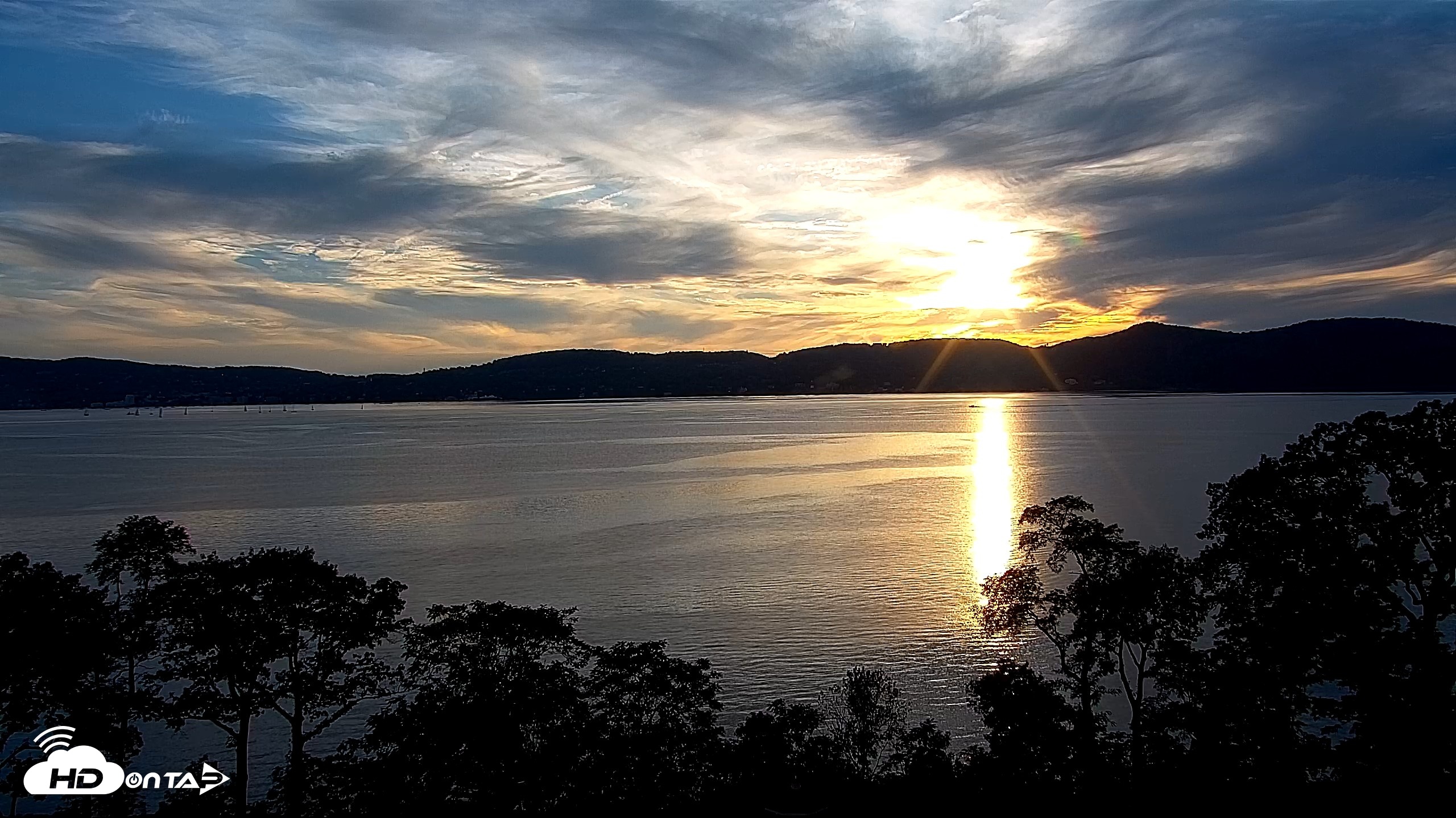 Snapshot of Hudson River Live Webcam taken Aug 26, 2026, 7:12pm EDT