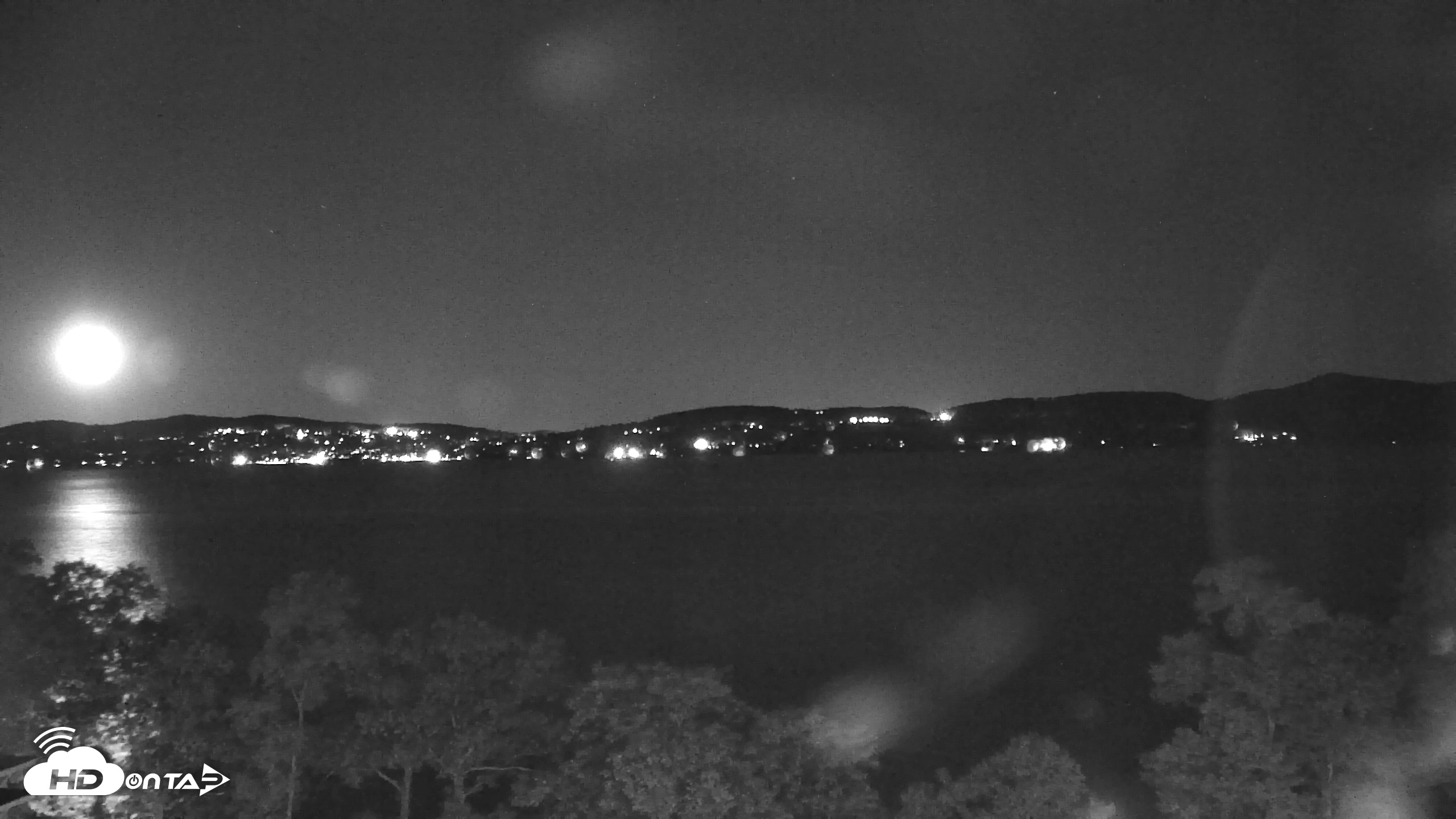 Snapshot of Hudson River Live Webcam taken Oct 2, 2025, 12:47am EDT