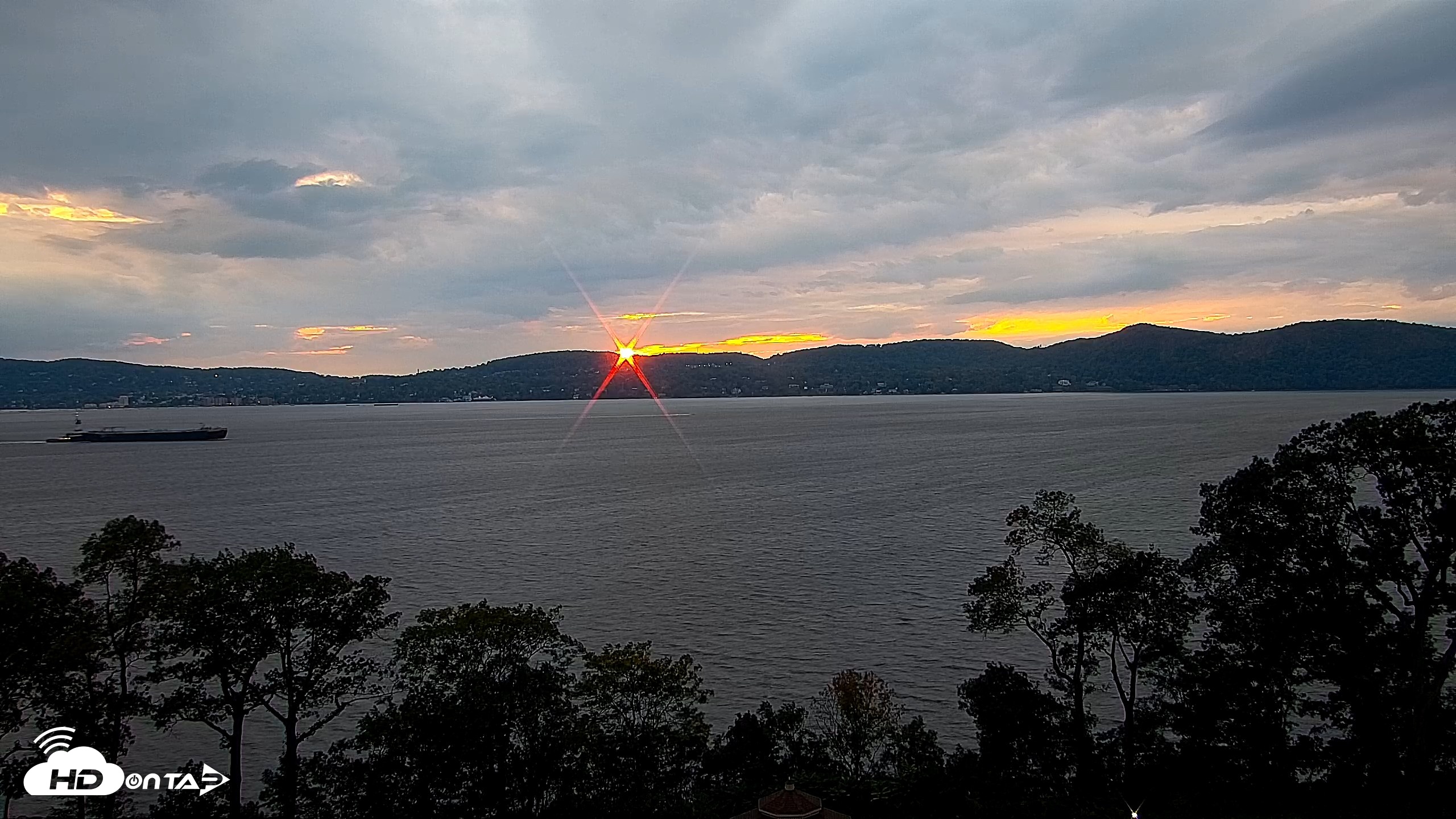 Snapshot of Hudson River Live Webcam taken Oct 2, 2026, 6:24pm EDT