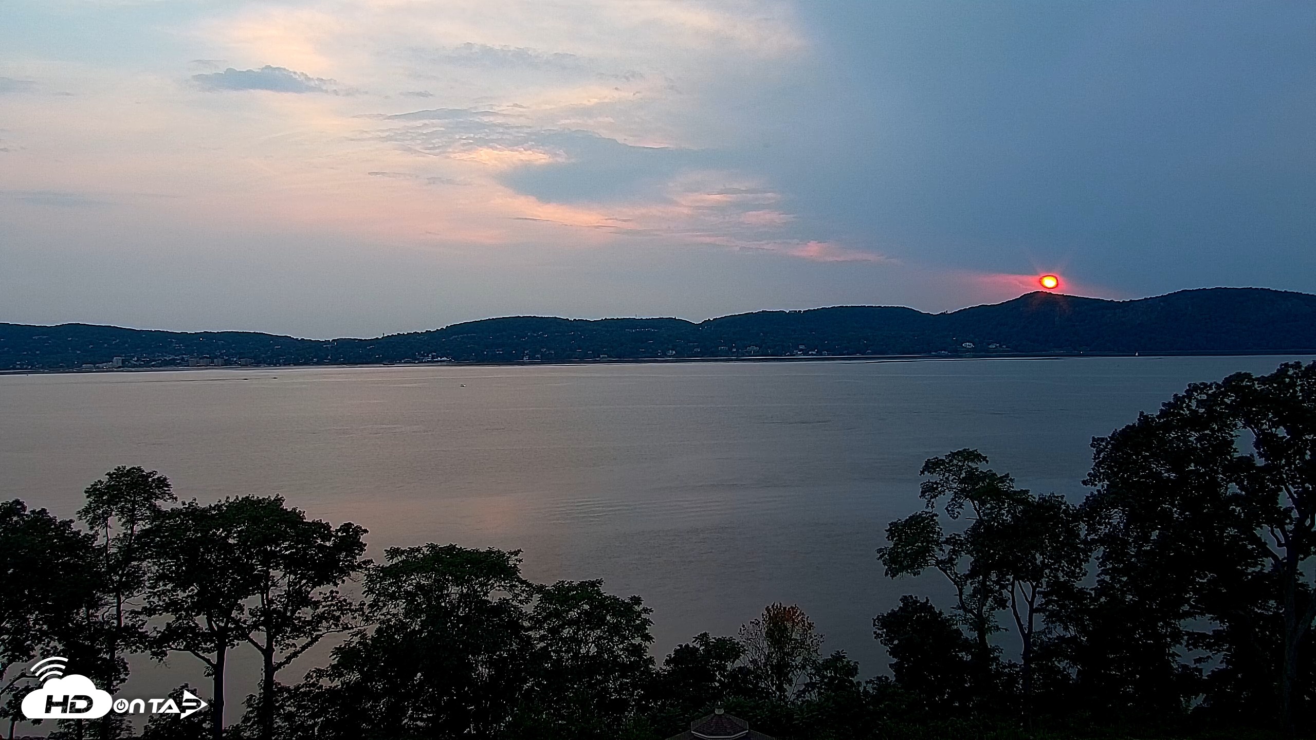 Snapshot of Hudson River Live Webcam taken Aug 12, 2026, 7:39pm EDT