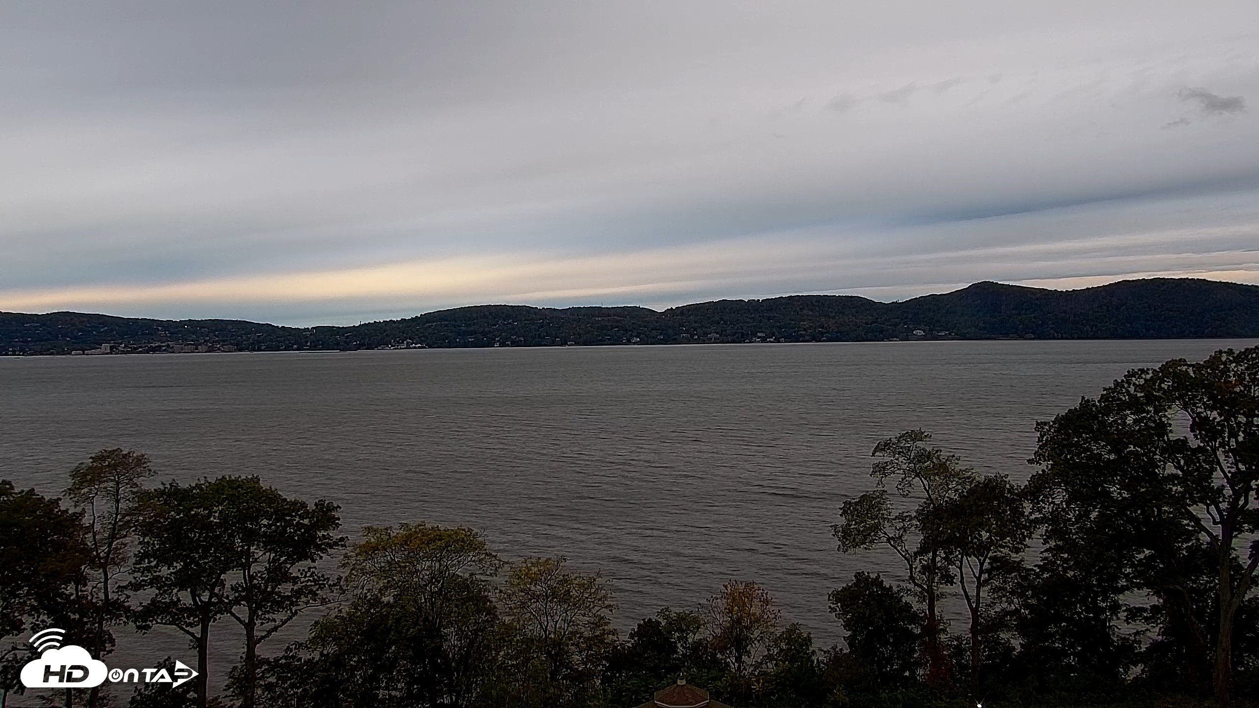 Snapshot of Hudson River Live Webcam taken Oct 17, 2026, 7:47am EDT