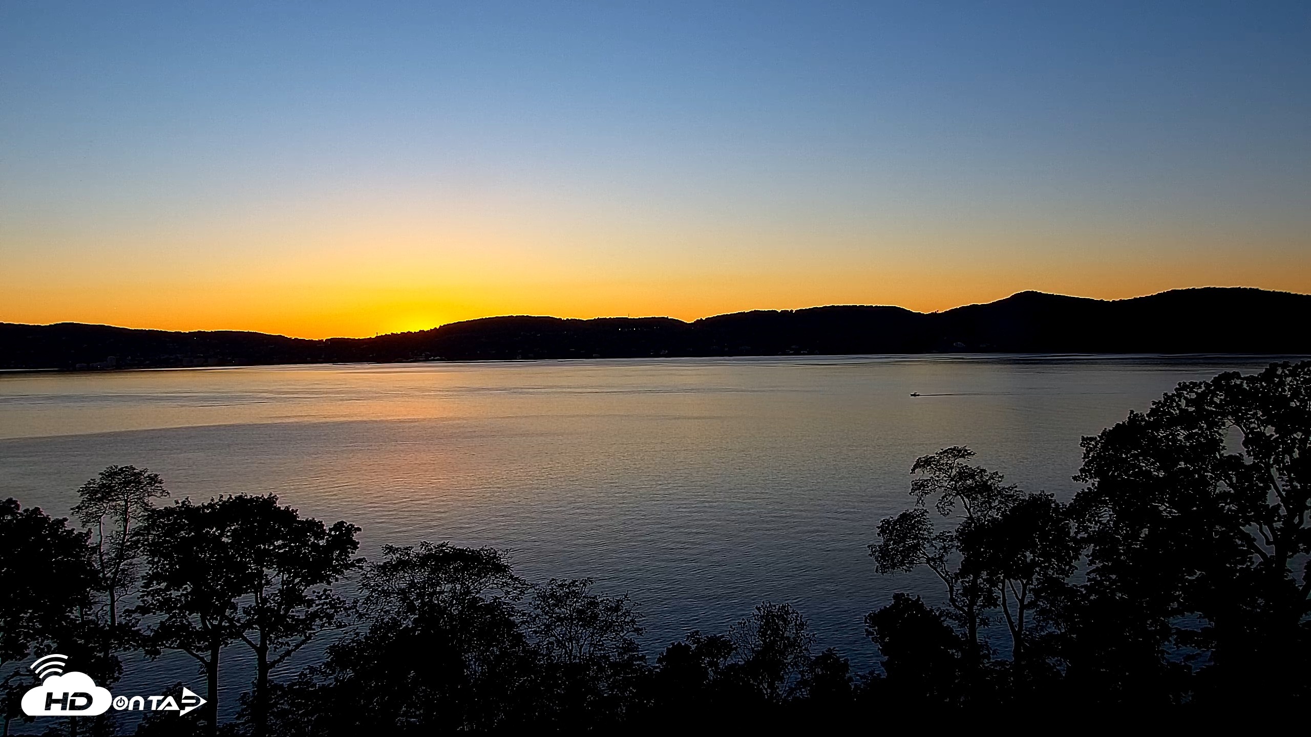 Snapshot of Hudson River Live Webcam taken Oct 19, 2026, 6:07pm EDT