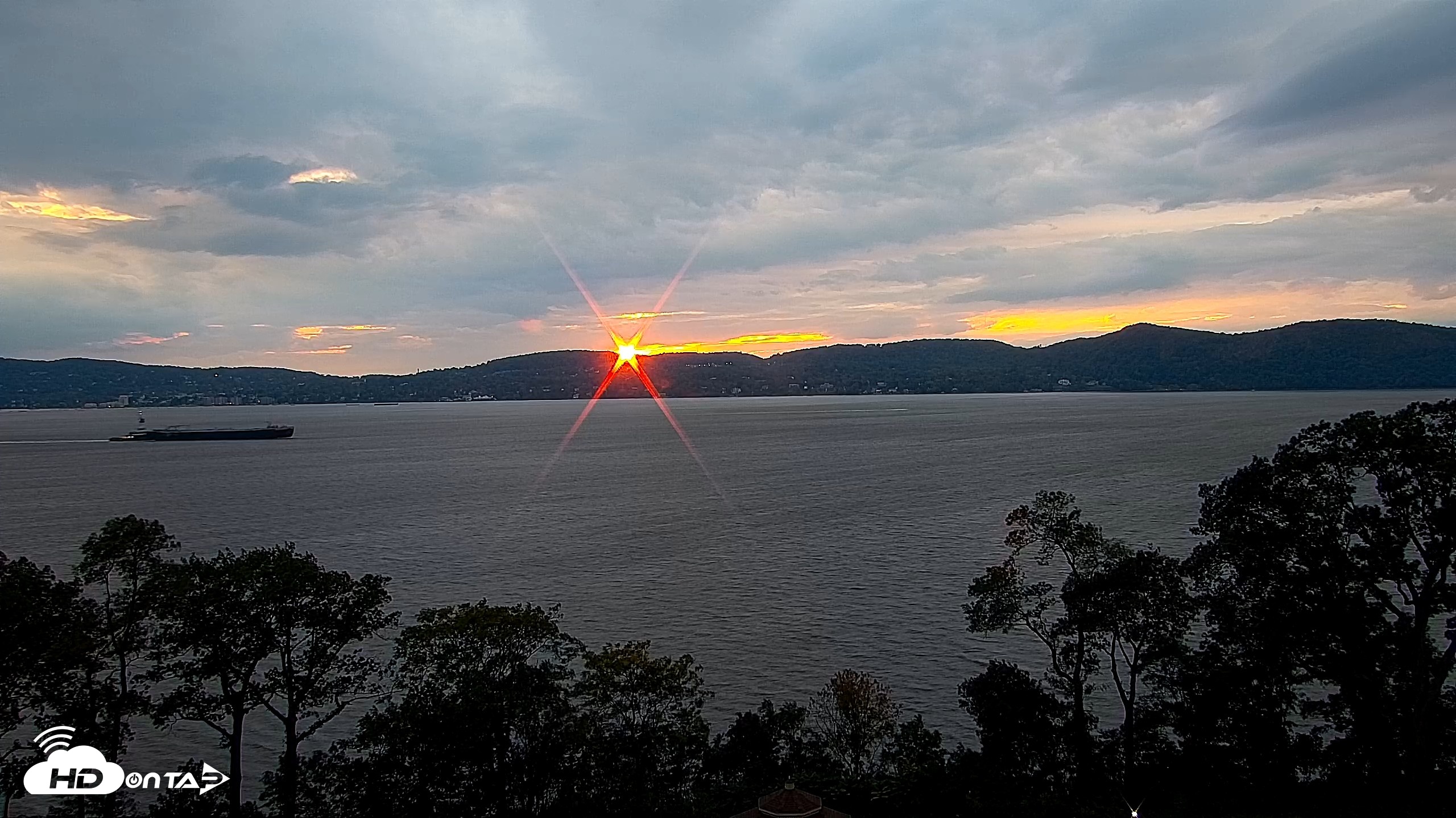 Snapshot of Hudson River Live Webcam taken Oct 2, 2026, 6:24pm EDT