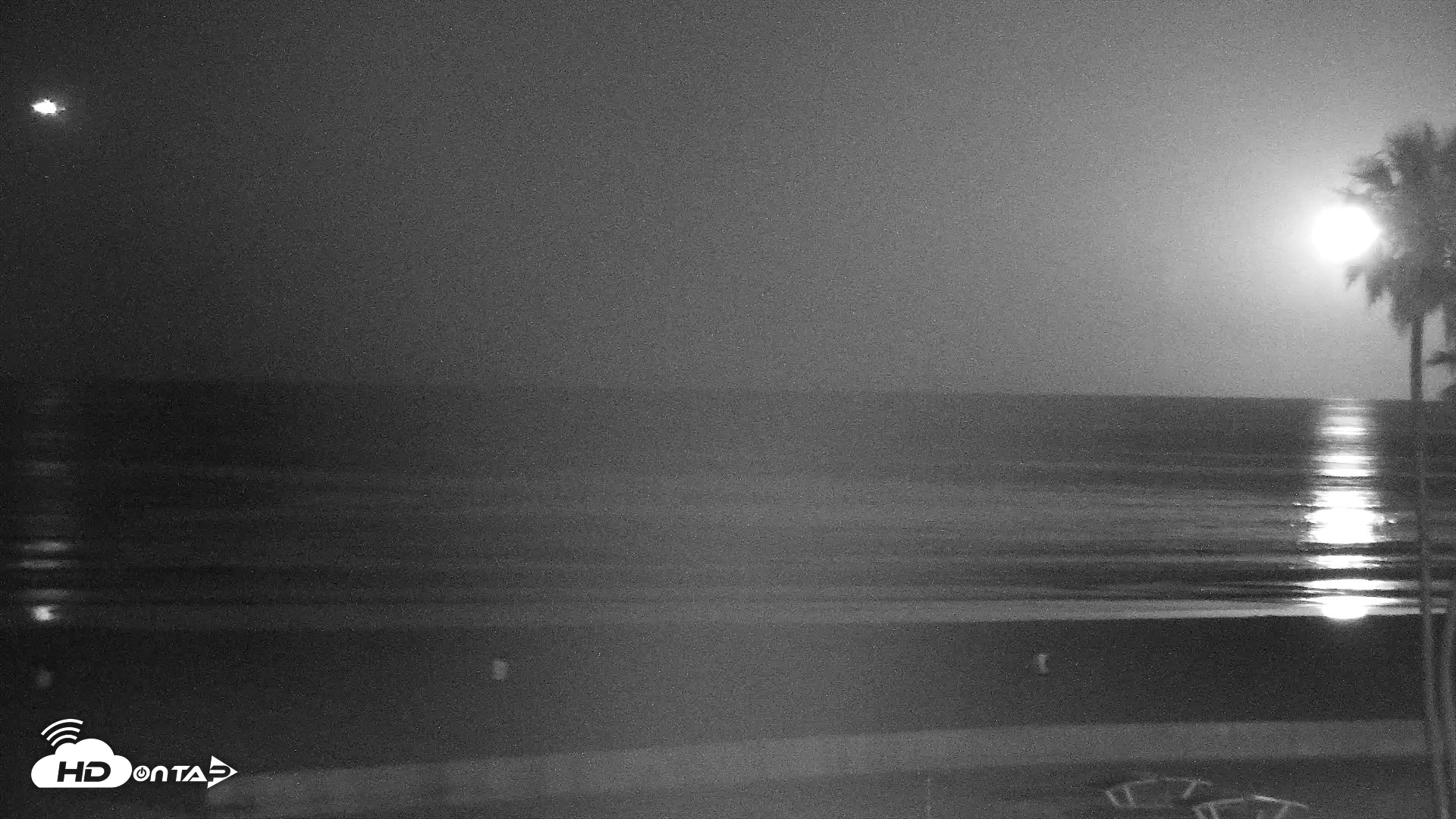 Snapshot of Venice Beach Live Surf Cam taken Apr 29, 2026, 4:34am PDT