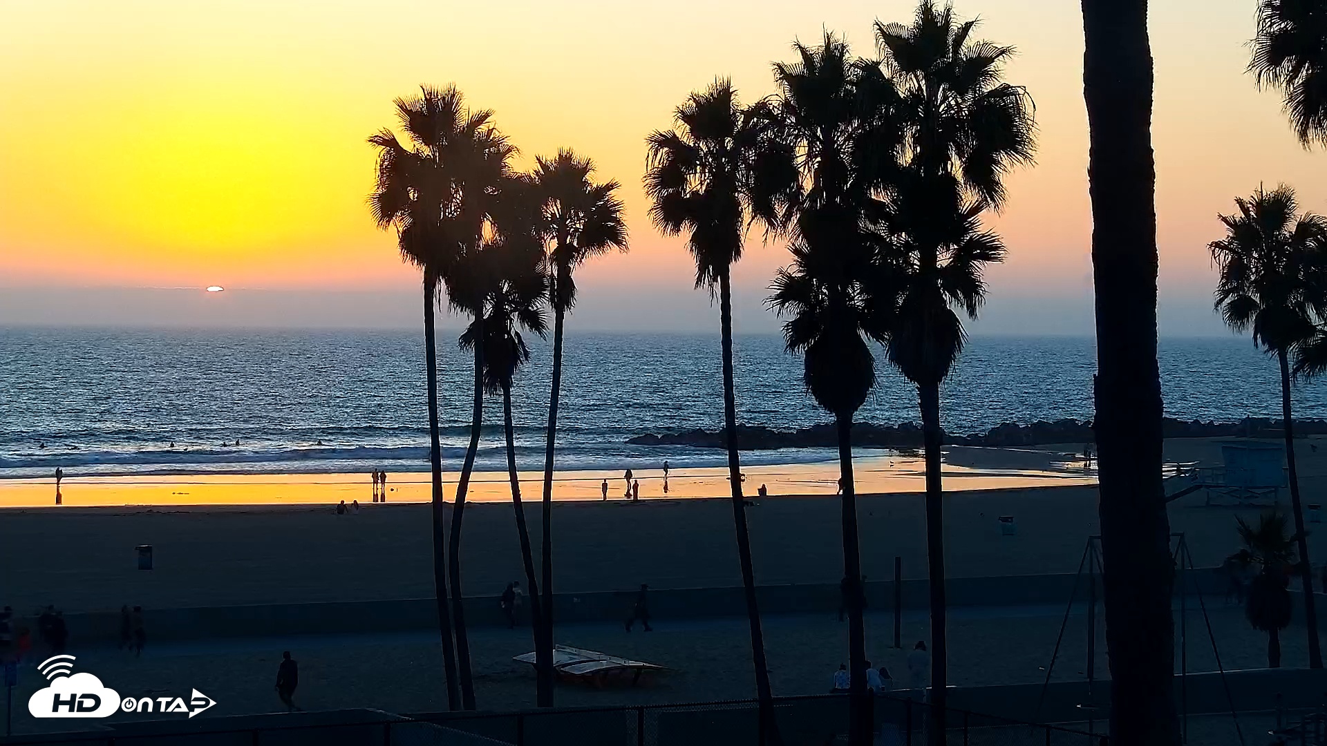 Snapshot of Venice Beach Live Surf Cam taken Oct 24, 2025, 6:06pm PDT