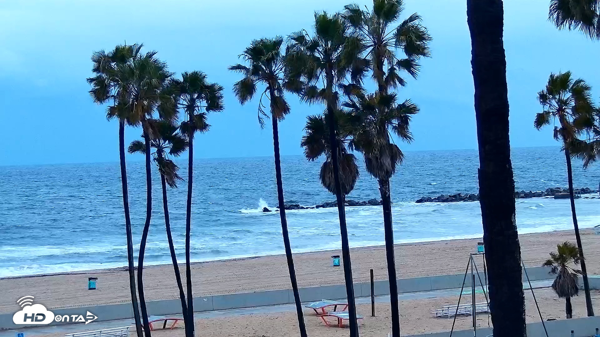 Snapshot of Venice Beach Live Surf Cam taken Mar 13, 2025, 7:15am PDT