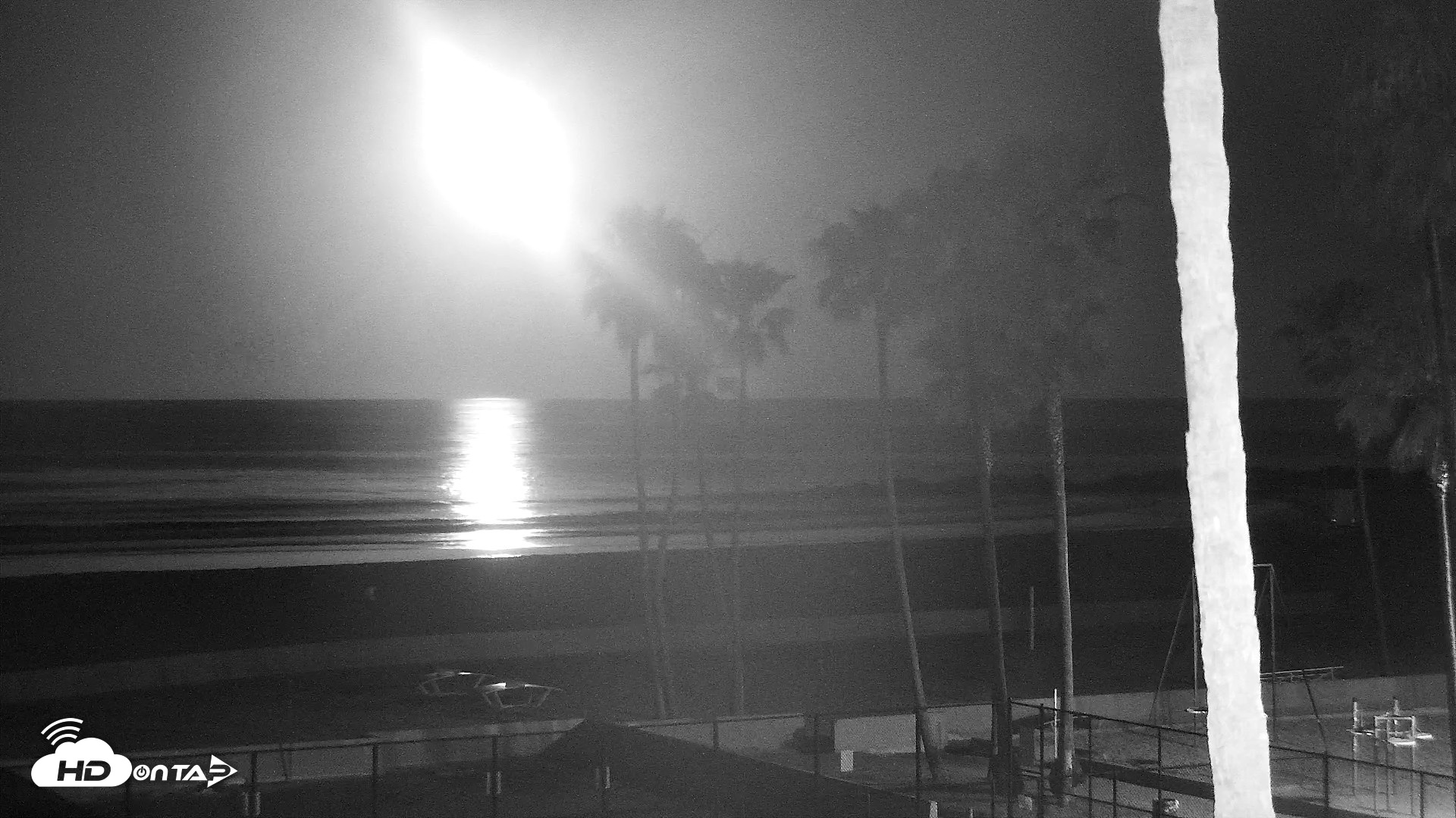 Snapshot of Venice Beach Live Surf Cam taken Apr 29, 2026, 4:20am PDT